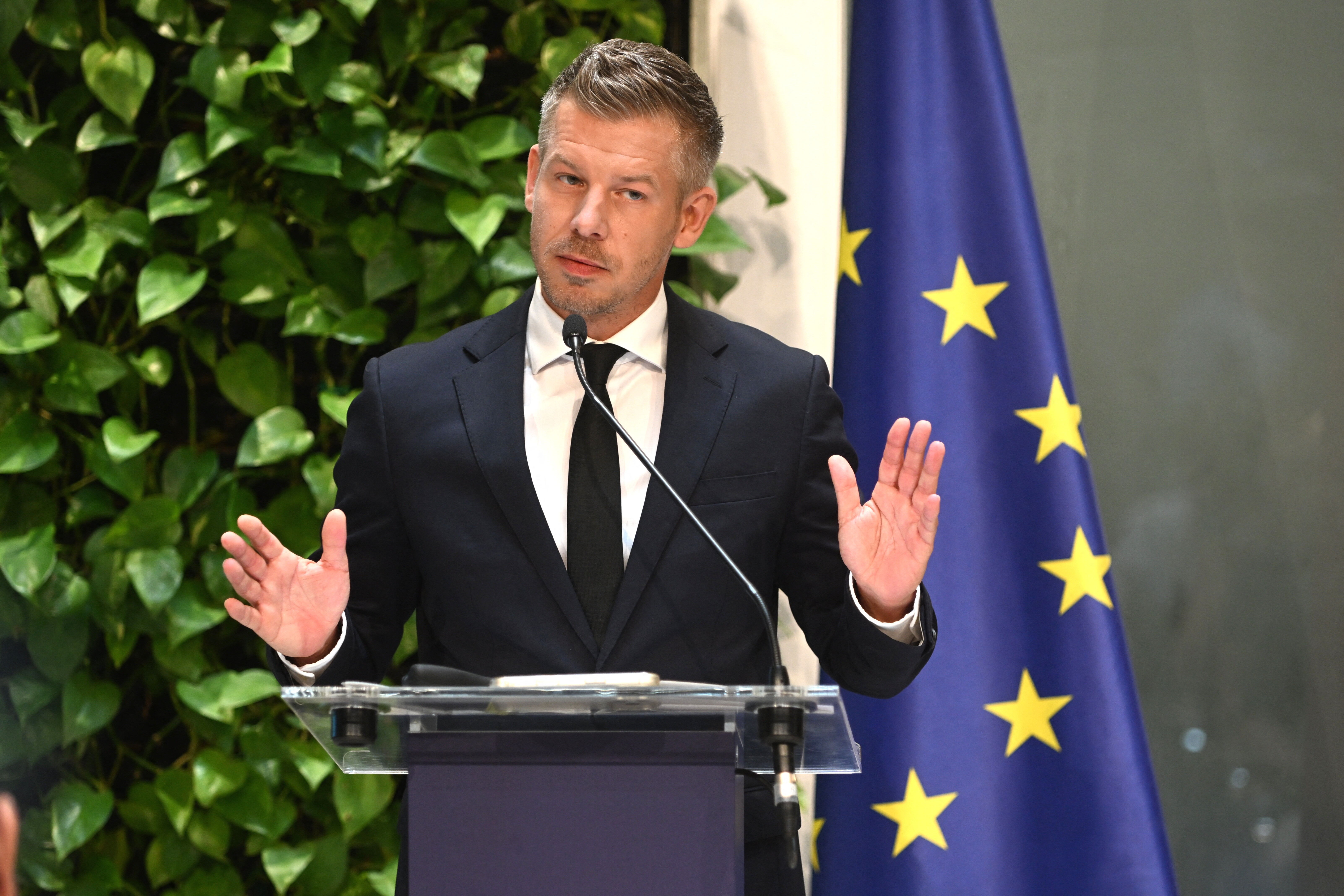 Il governo ungherese eliminerà le norme anti-LGBTQ di Orbán
