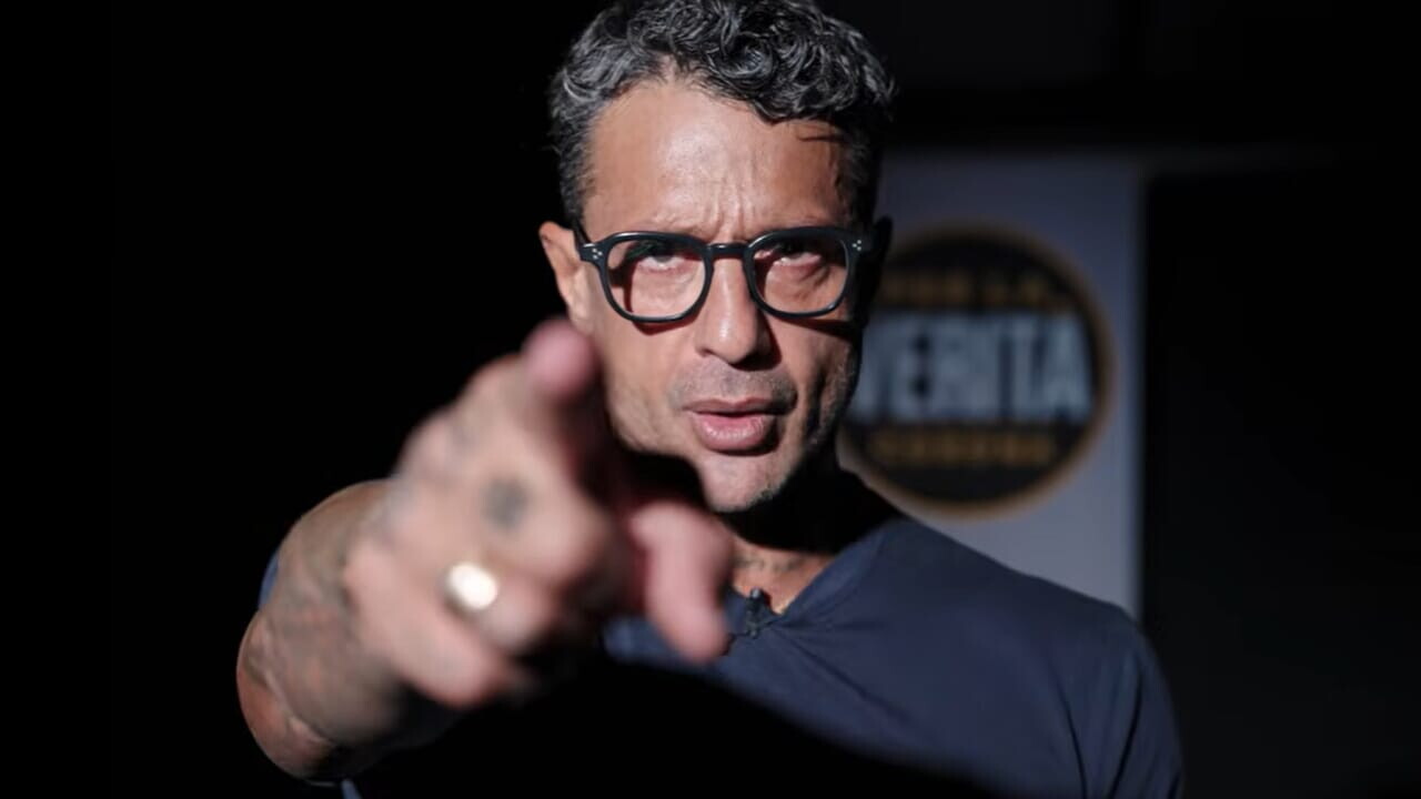 Fabrizio Corona fonda un nuovo partito, ma non potrà essere eletto