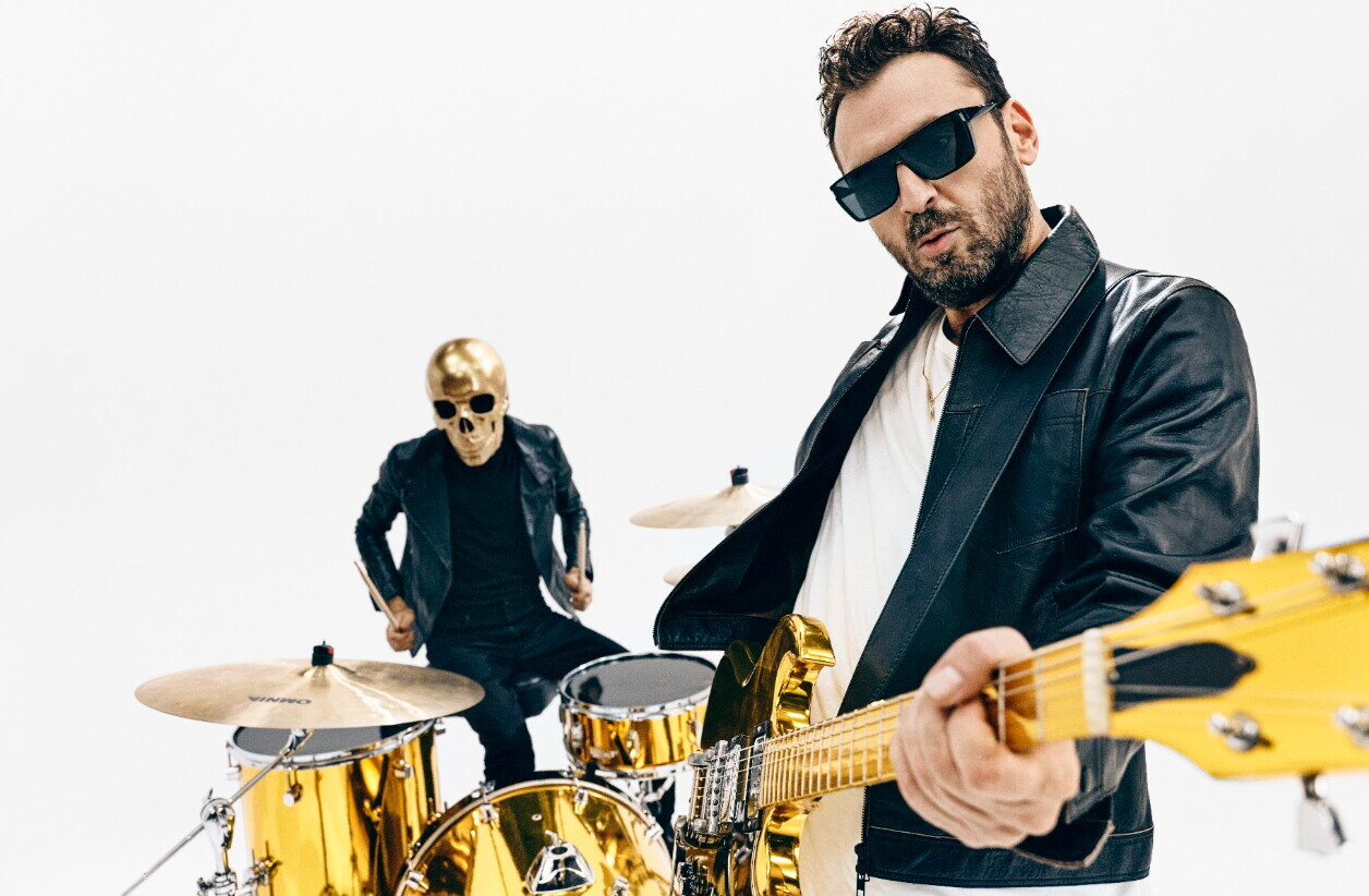 Arriva l'adrenalitico 'Paparazzi', il nuovo singolo di Cesare Cremonini