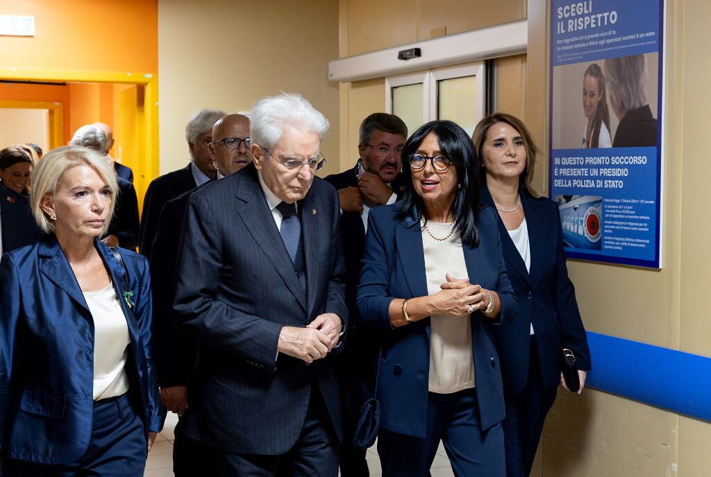Mattarella: "Contro la violenza di genere serve l'impegno di tutti a partire dalle scuole"