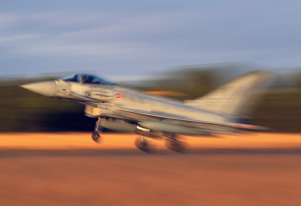 Attacchi alla base aerea di Ta’if in Arabia, colpito un Eurofighter italiano. Crosetto: “I...