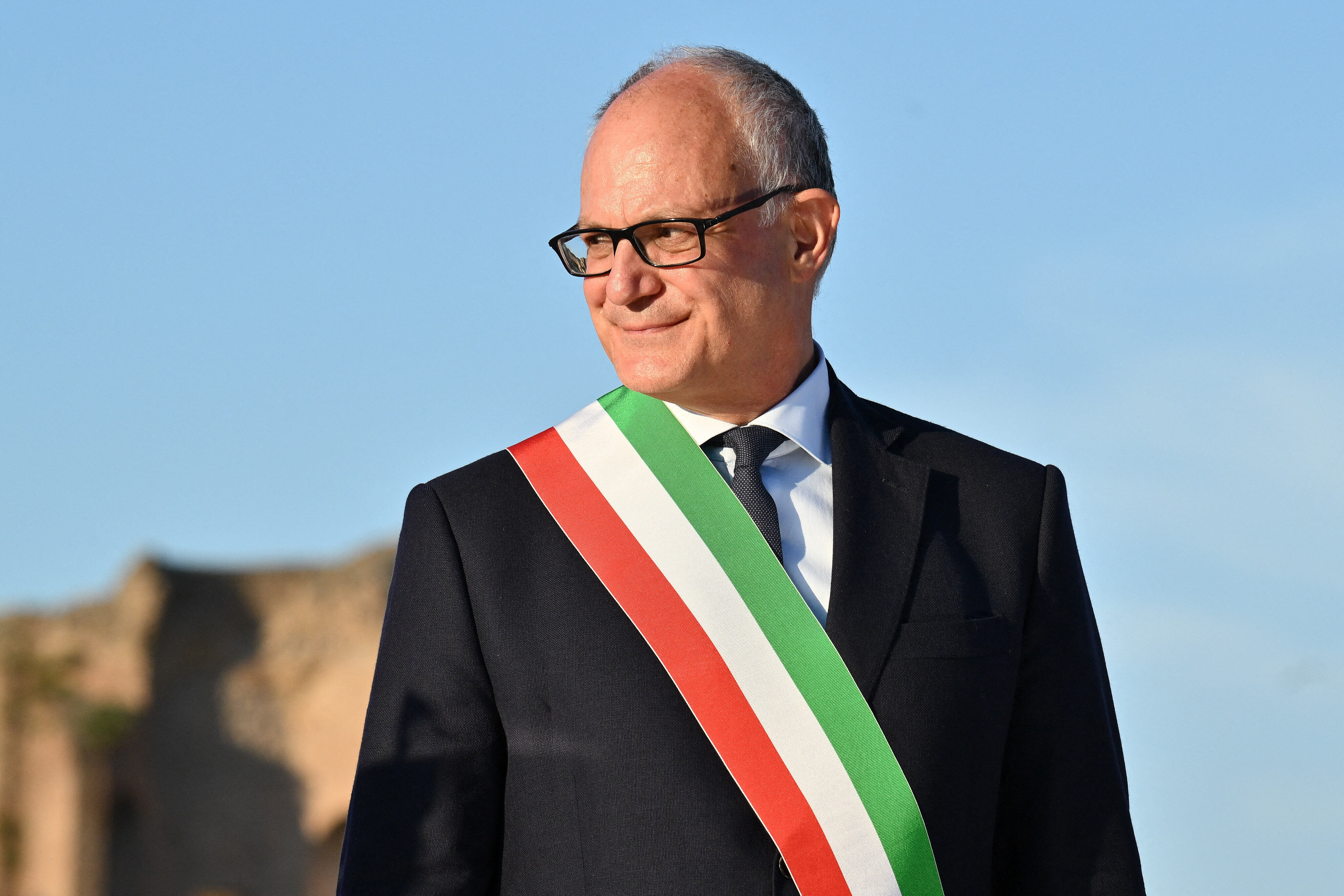 Gualtieri e il centrosinistra: "No al ruolo di federatore, mi ricandido a Roma"