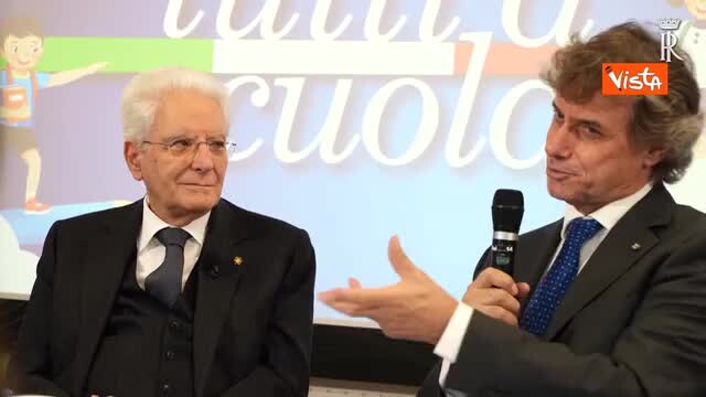 Mattarella tra gli studenti di Amatrice: La mia generazione ha visto trasformazioni inimmaginabili