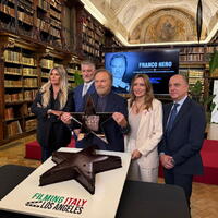 Franco Nero celebra la stella sulla Walk of Fame: "È il coronamento di una carri