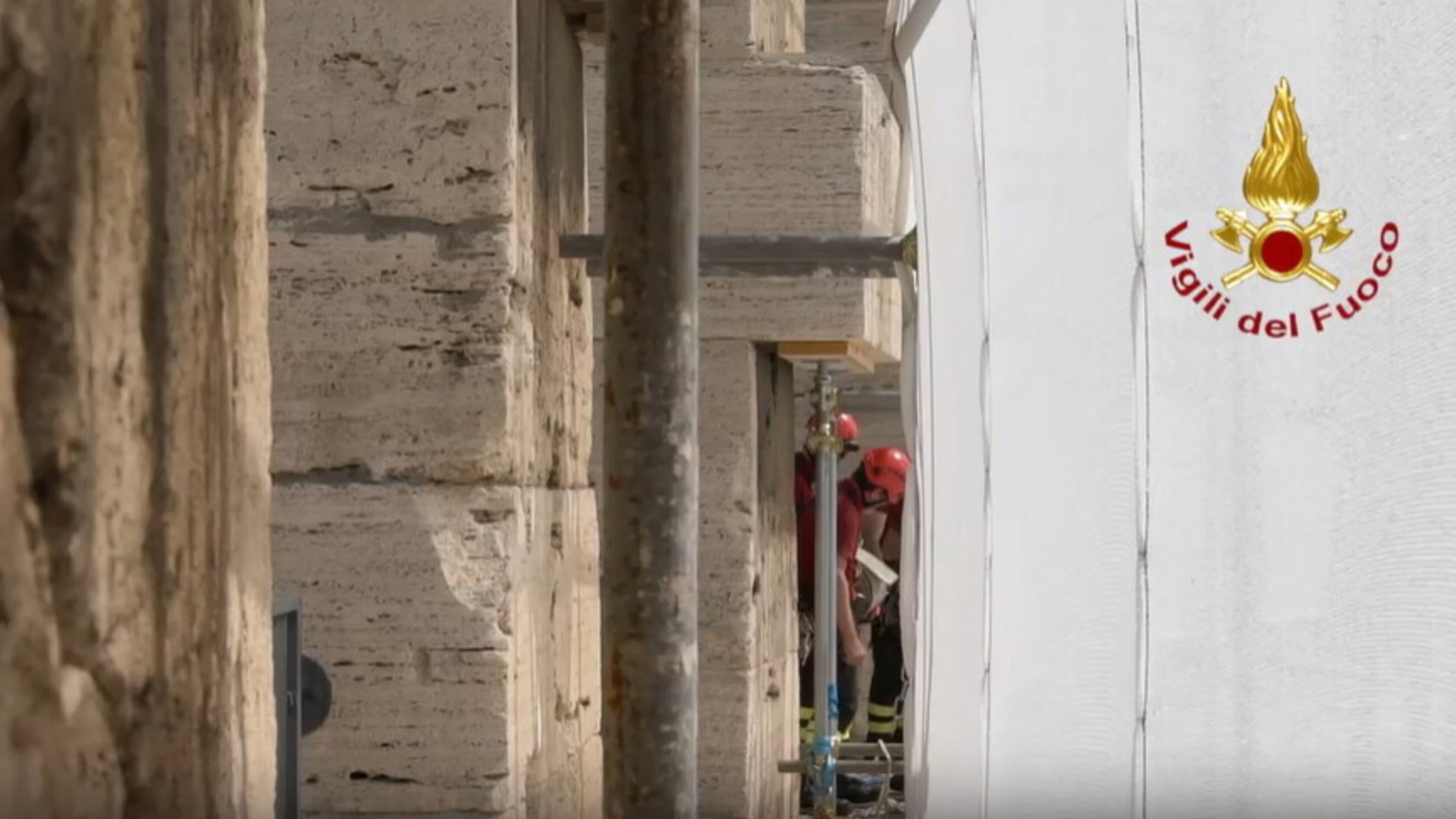 Tragedia al Colosseo: operaio di 22 anni muore cadendo durante i lavori