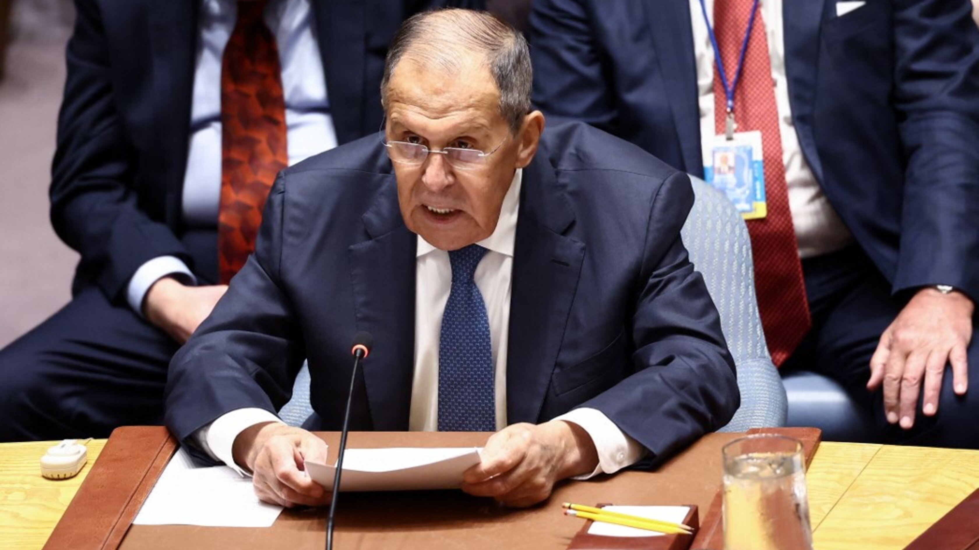 Lavrov: "Mosca pronta ai negoziati ma la guerra non sarà sospesa"