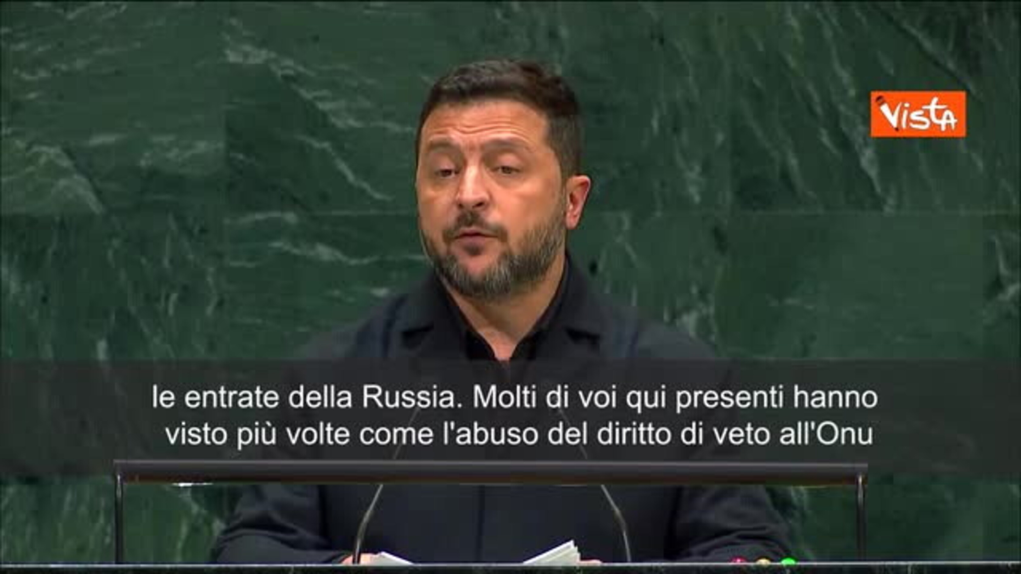 Zelensky: Chi commercia con la Russia allunga la guerra