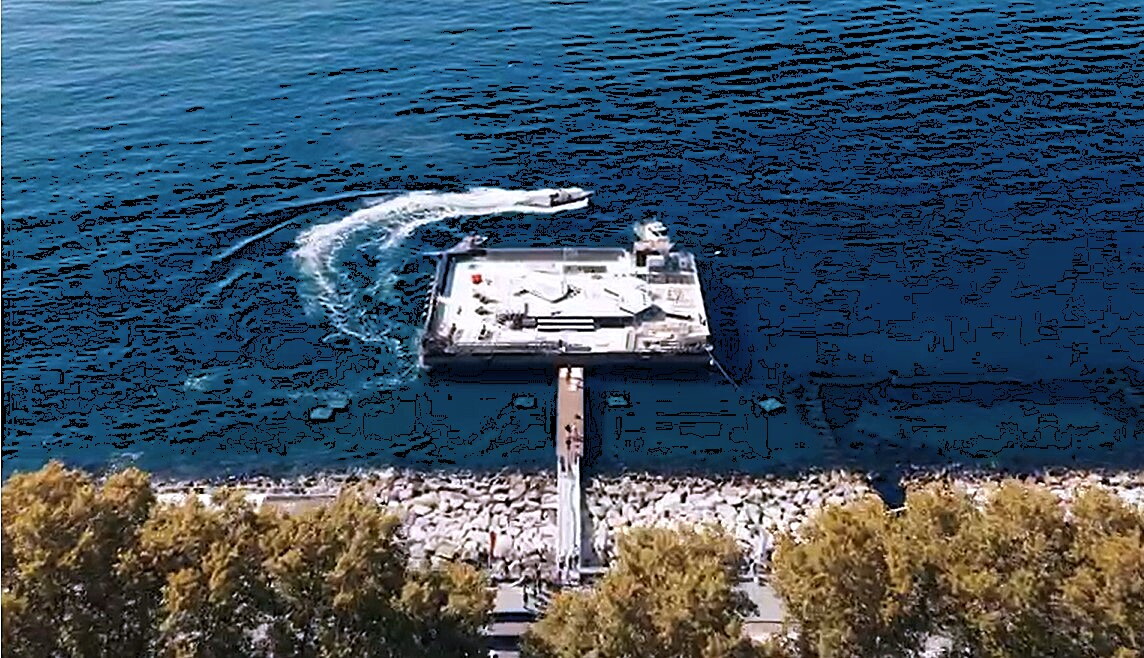 Il 'pontone' dell'America's Cup, nel mare di Napoli spunta... l'isola che non c'è