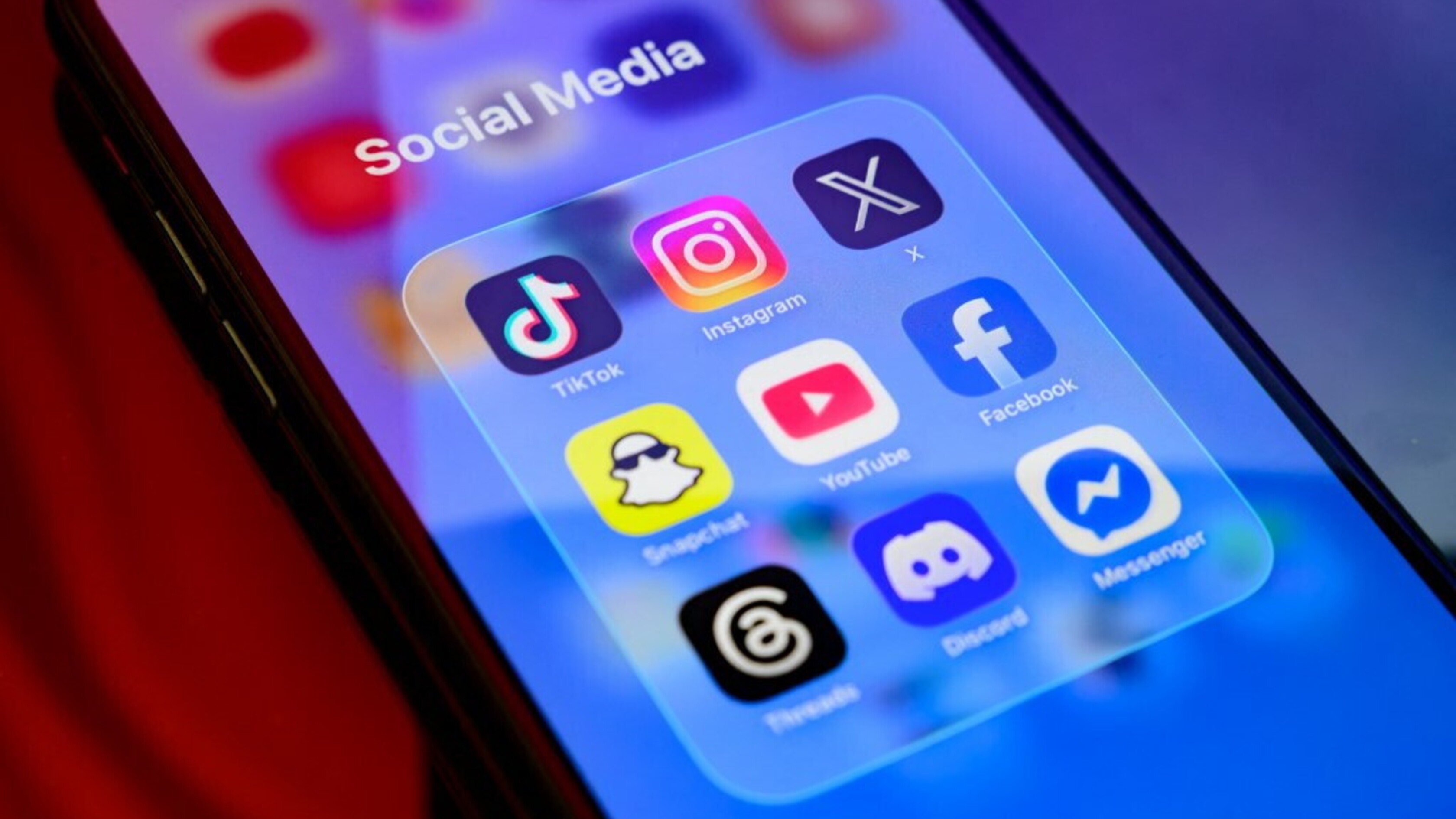 I social? Non sostituiscono il supporto emotivo nella vita reale