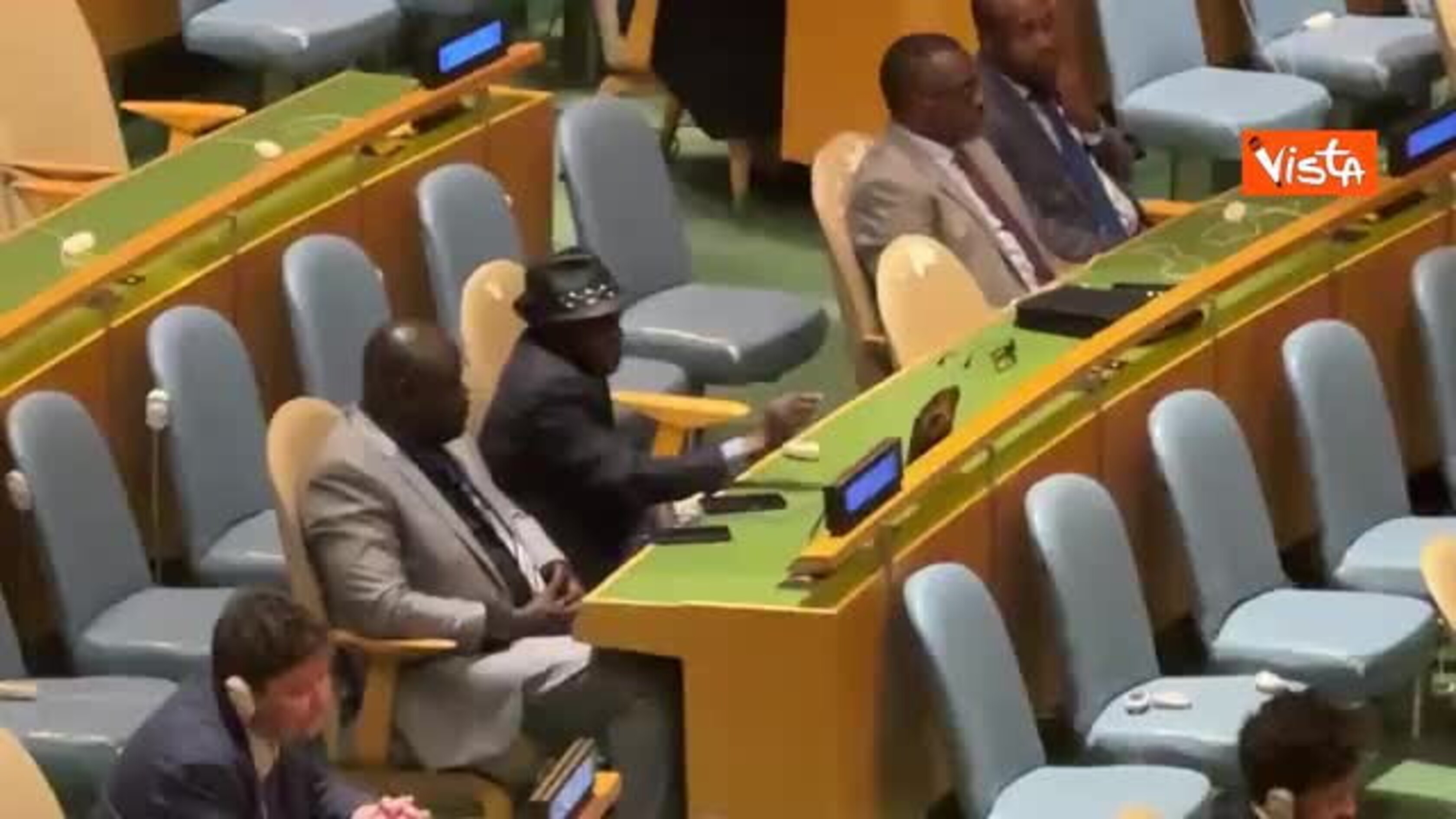 Onu, applauso per Sánchez e Tajani in Aula con la delegazione italiana