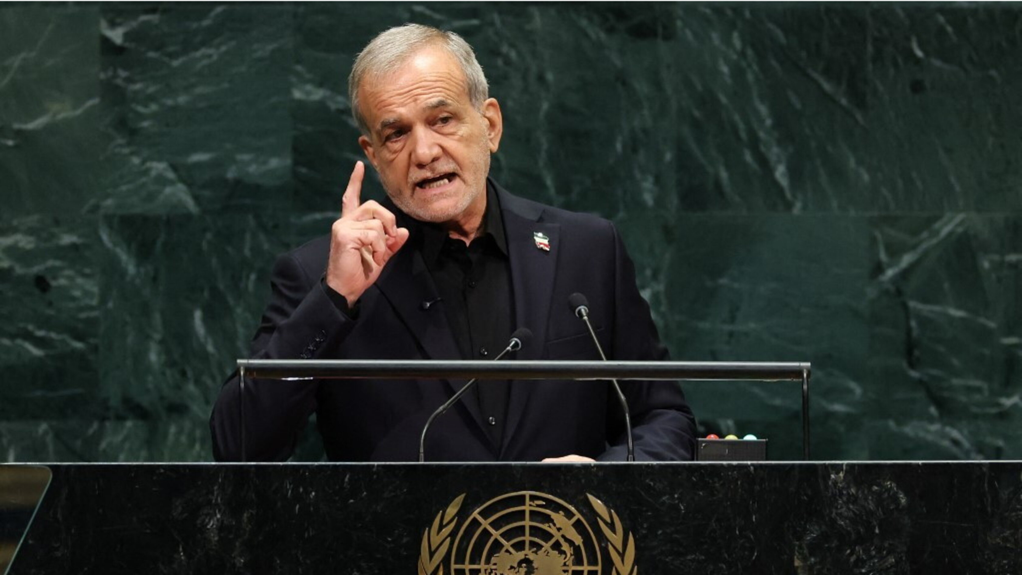 Iran, il presidente Pezeshkian: "Pronti all'accordo per la pace con Trump"