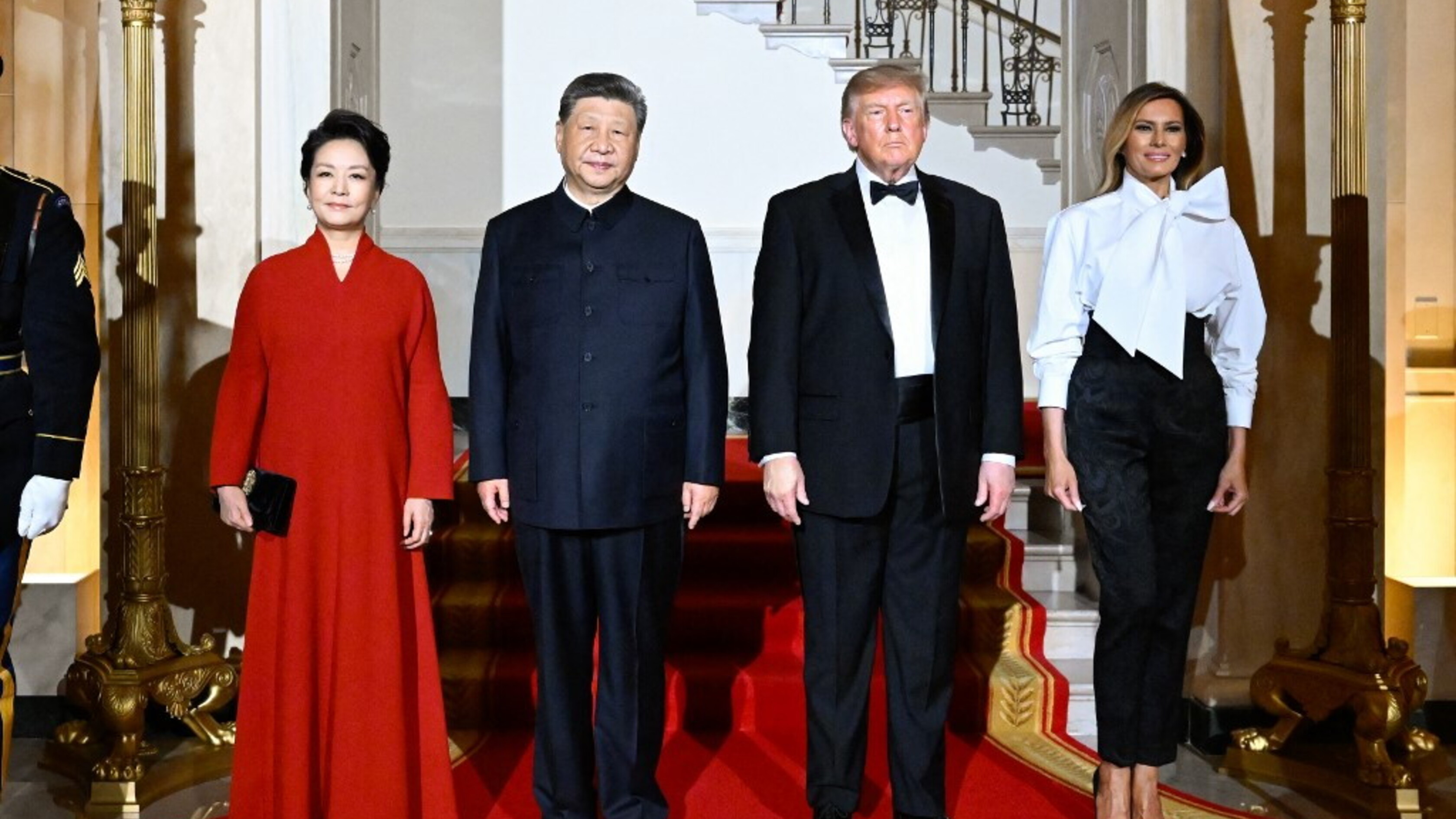 Trump-Xi, i look della cena di gala, Melania rompe il protocollo