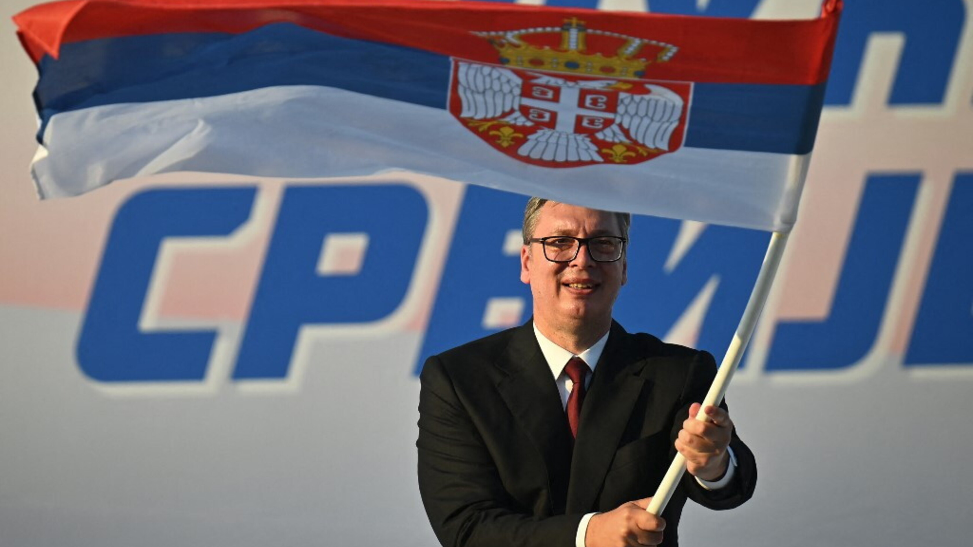 Serbia, Vucic si dimette da presidente per candidarsi a premier