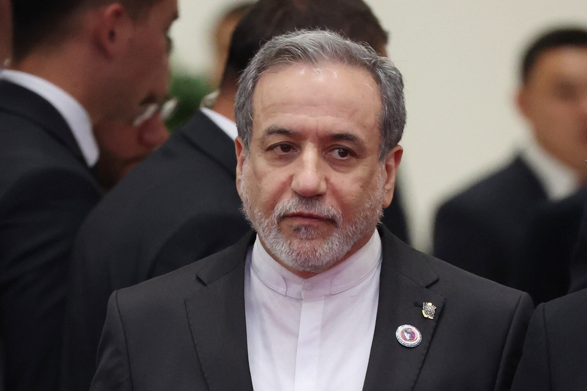 Teheran smentisce: "Non ci saranno nuovi colloqui con Washington". E Khamenei minaccia: "G...
