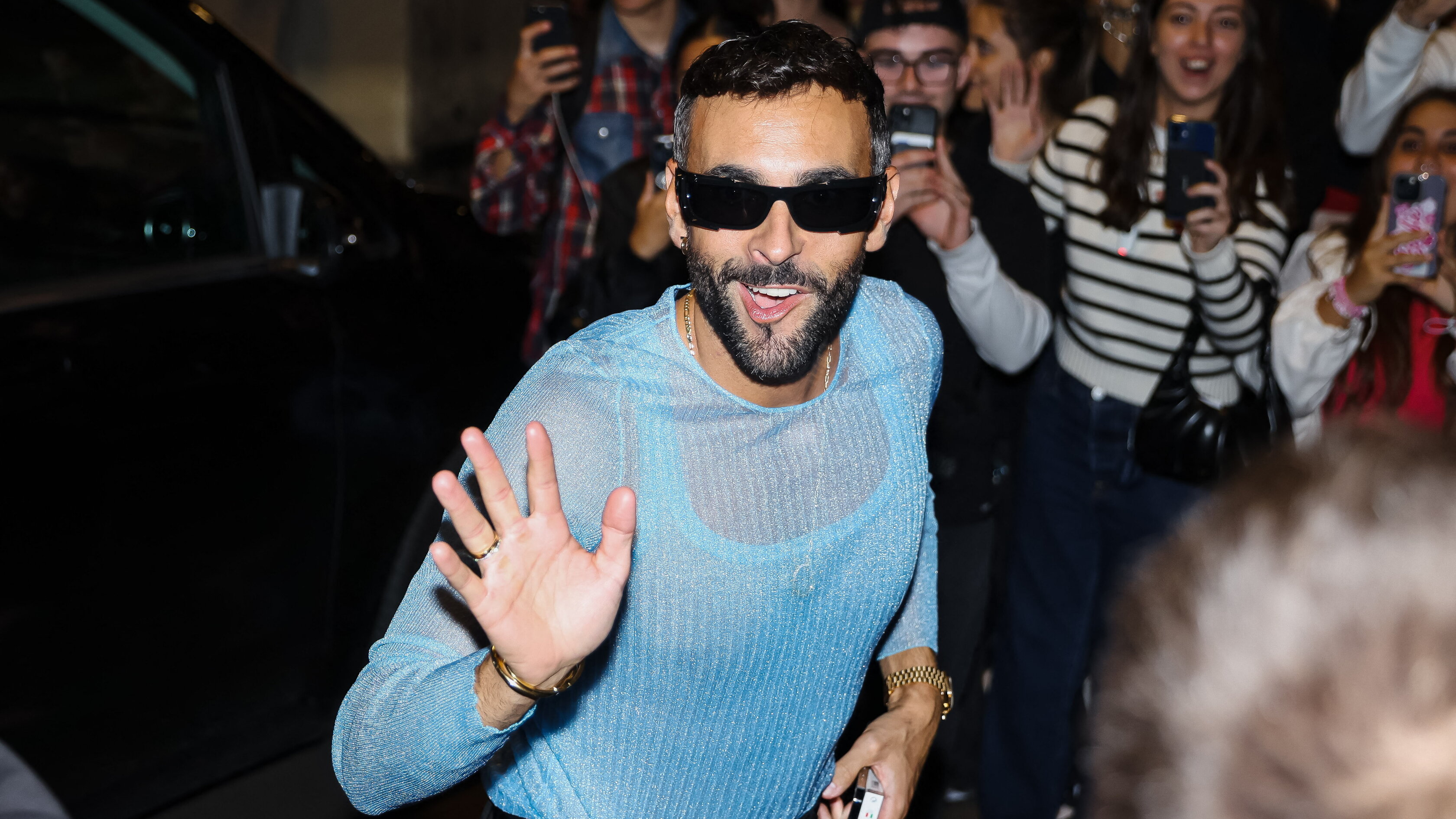 Marco Mengoni apre il club "Allo Sbagliato": niente cellulari né scaletta