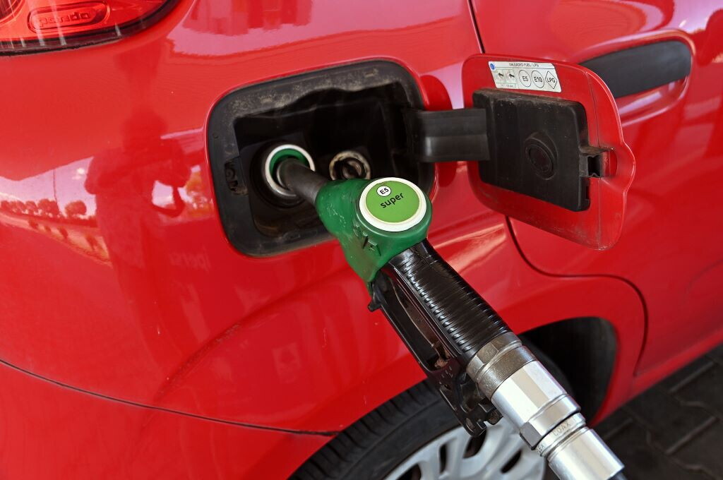 Price cap carburanti, anche Q8 si unisce ad ENI e IP: tetto sui prezzi dal 1° ottobre
