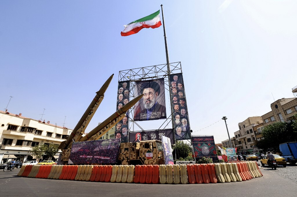 Iran: Teheran attende la risposta Usa su Hormuz. Lettera dei Pasdaran agli americani: "Non...