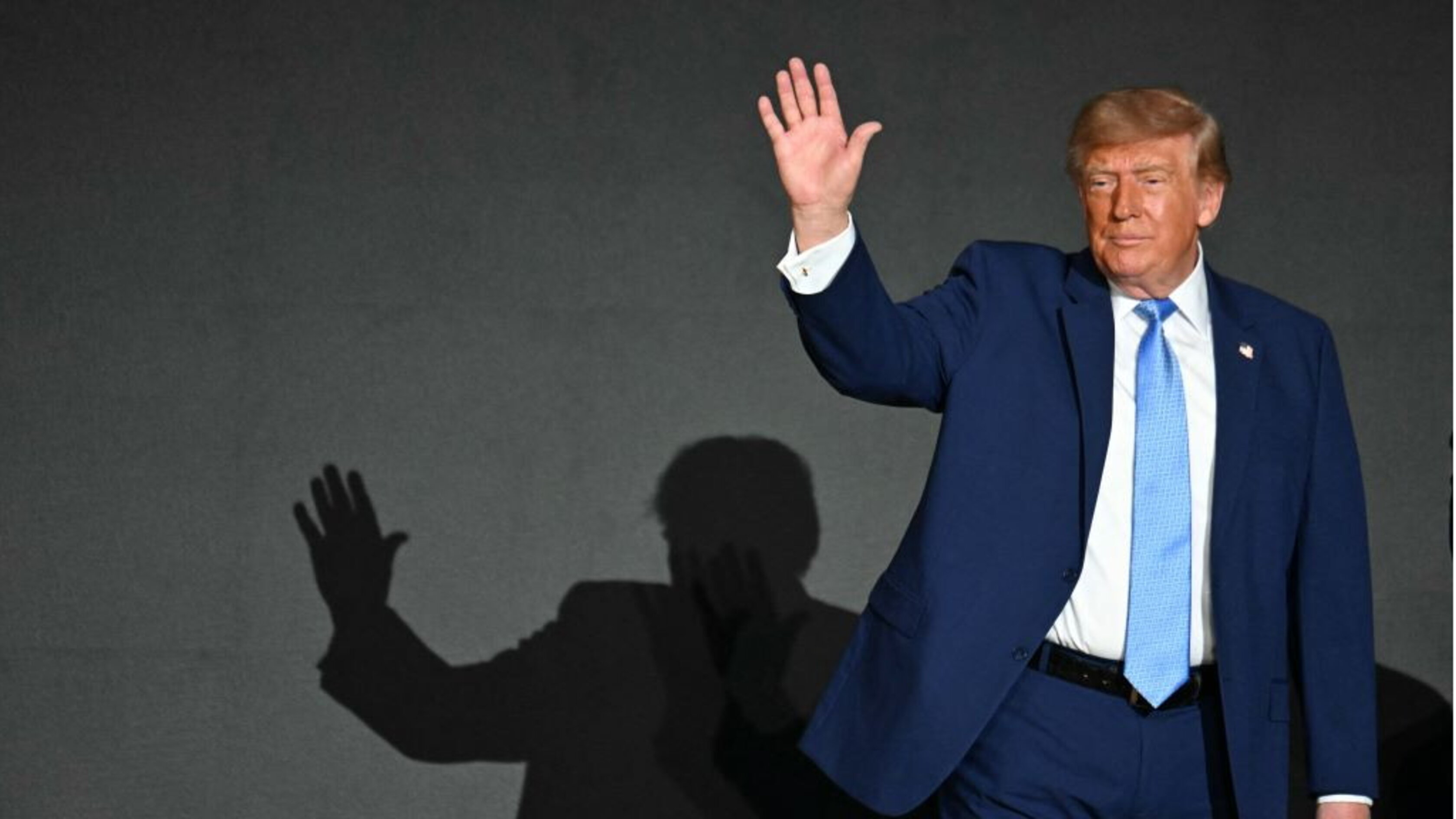 Trump torna a parlare di IA: "Non ci faremo fermare dalle paure delle nuove tecnologie"