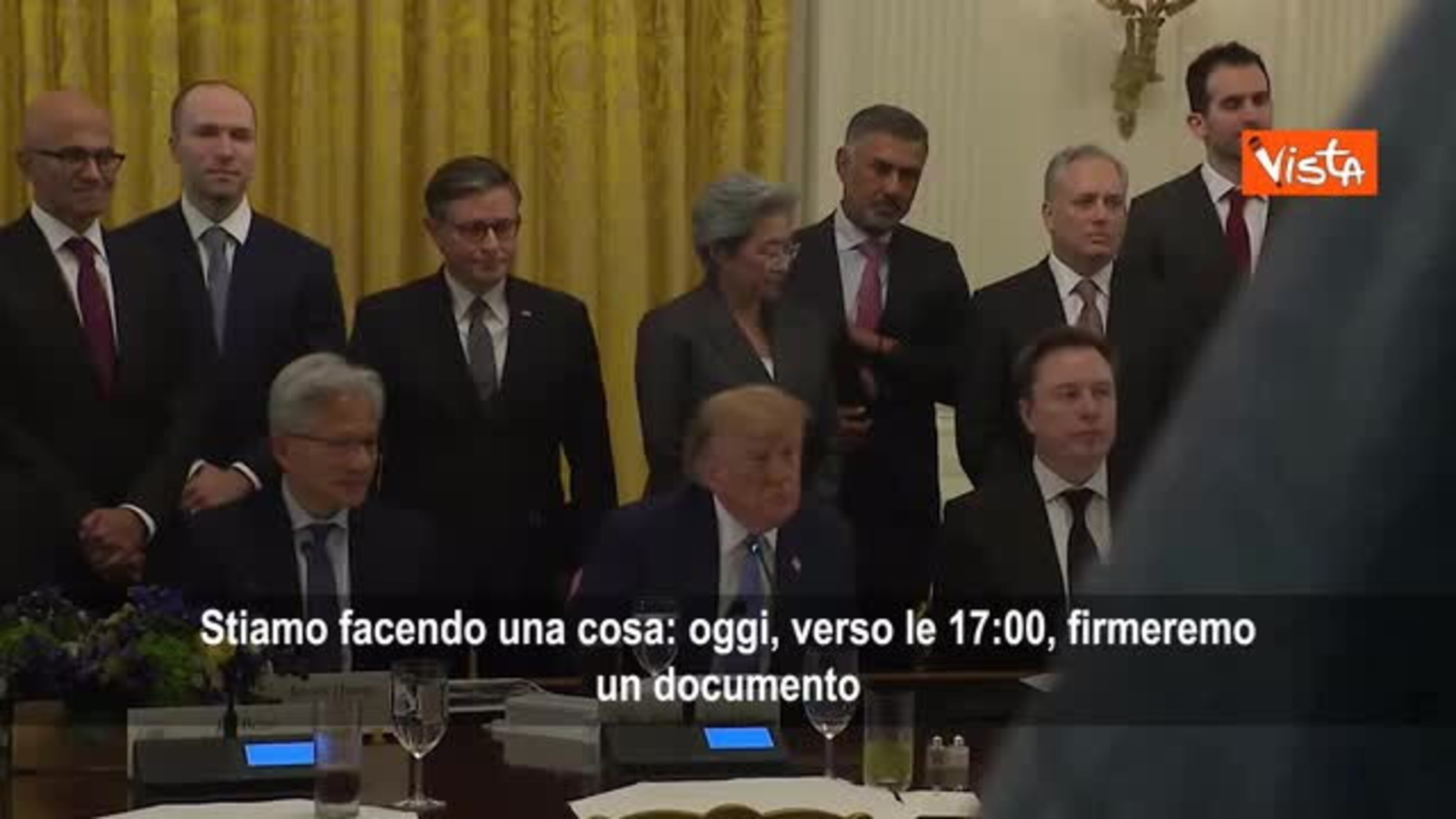 Trump propone di rinominare l'IA in 'super intelligenza' e firma accordo con le Big Tech