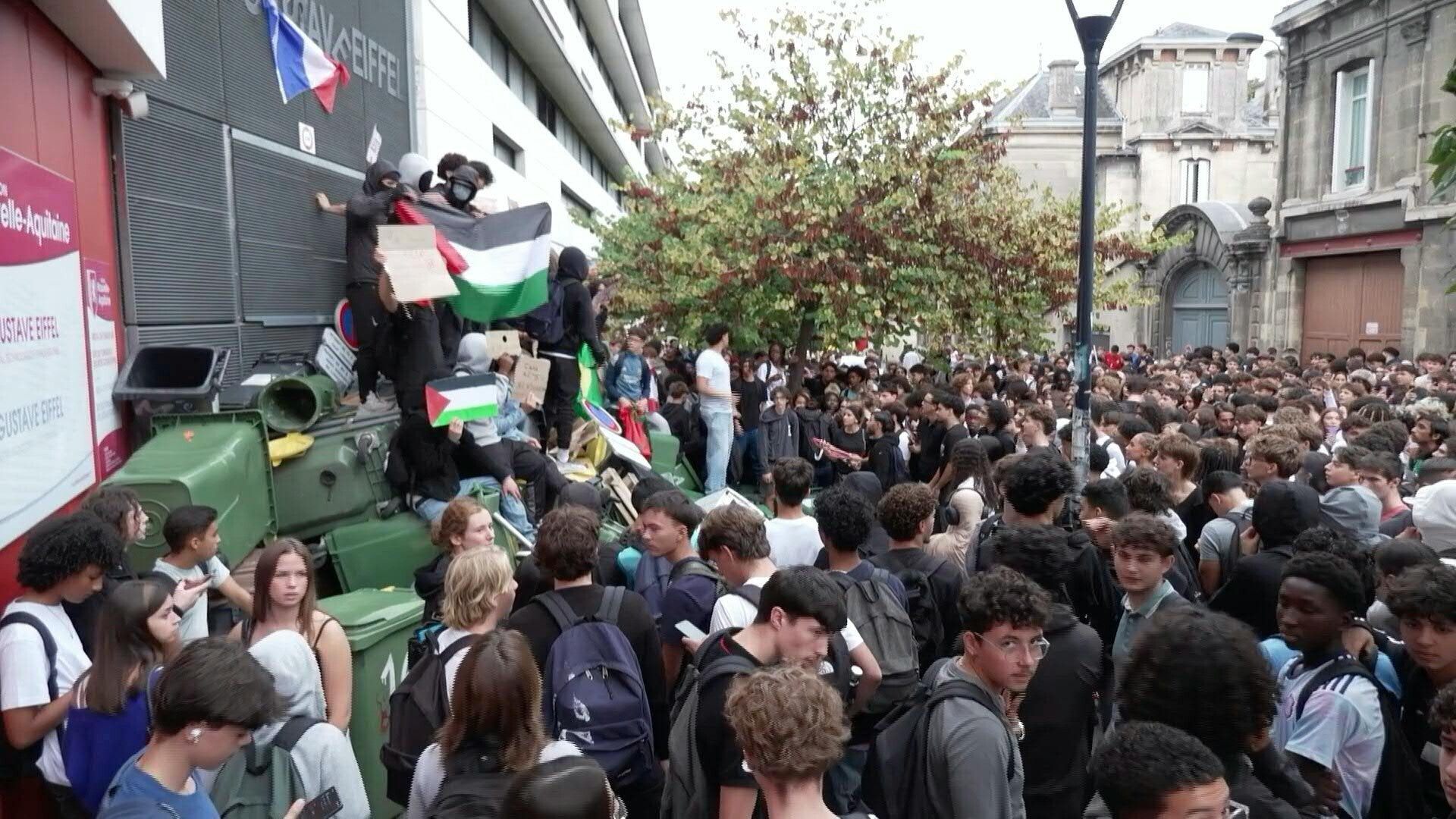 Francia, proteste studentesche: blocchi a Lille, Bordeaux e Lione