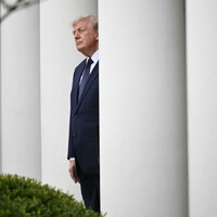 Trump ribattezza l’IA in SI e la Slovenia ringrazia