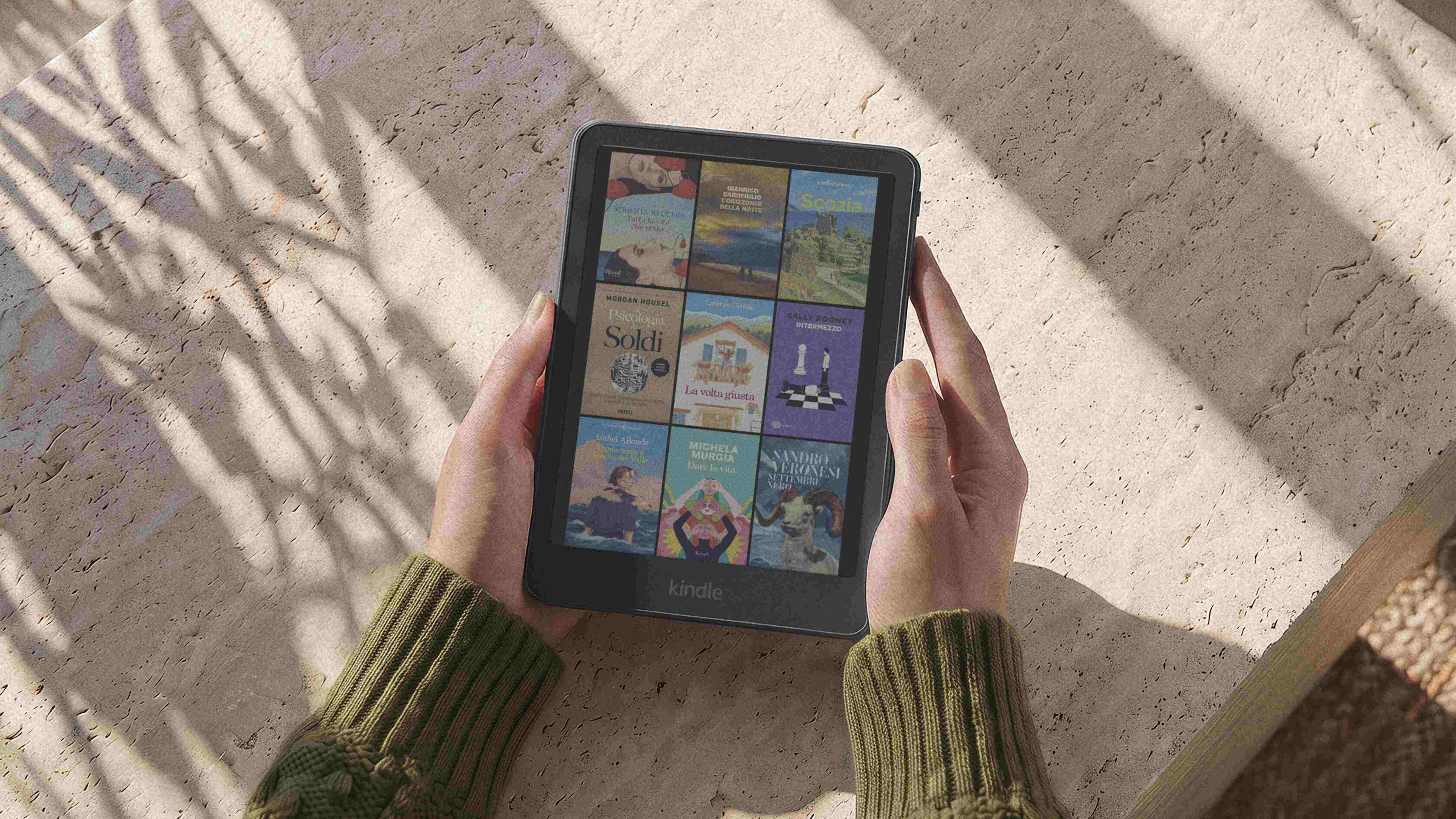 Amazon rinnova i Kindle, più colore e nuovi accessori per la lettura digitale