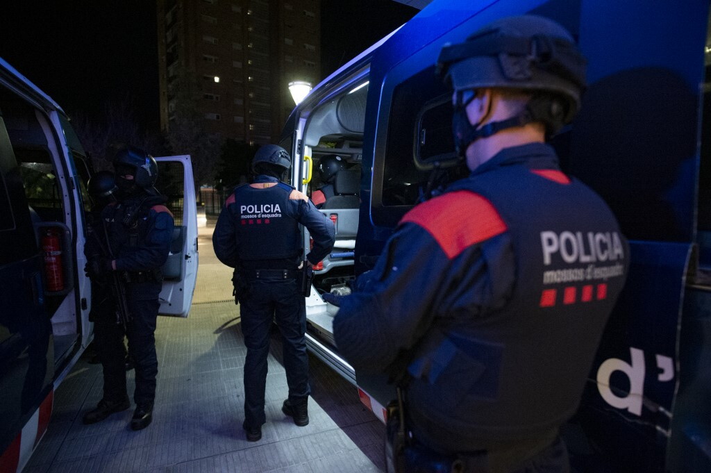 Pestaggio di Barcellona, presi 4 aggressori di Nicola Maggiotto: una notte in cella, poi liberi