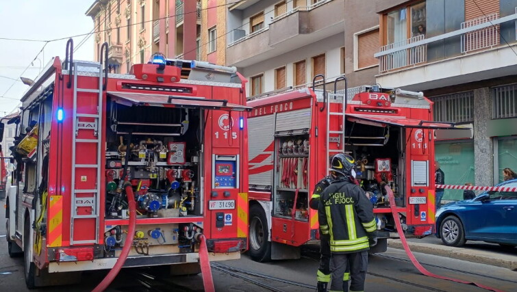 Incendio in un appartamento a Milano: anziana di 75 anni muore avvolta dalle fiamme