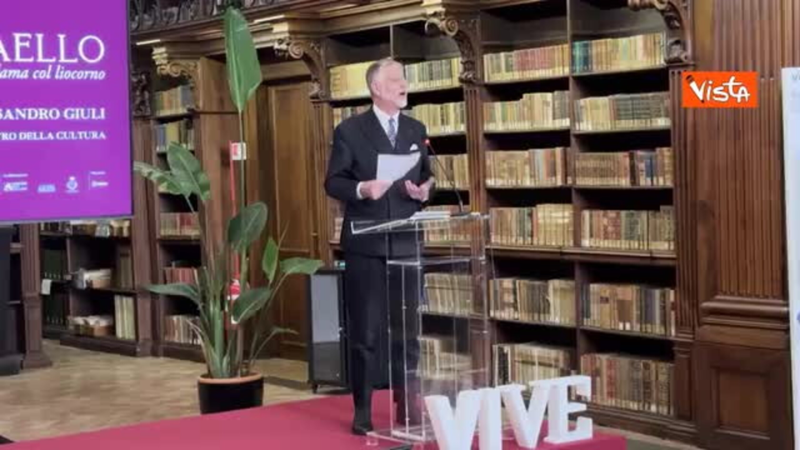 Raffaello in Brianza: la Dama col liocorno in mostra a Vimercate