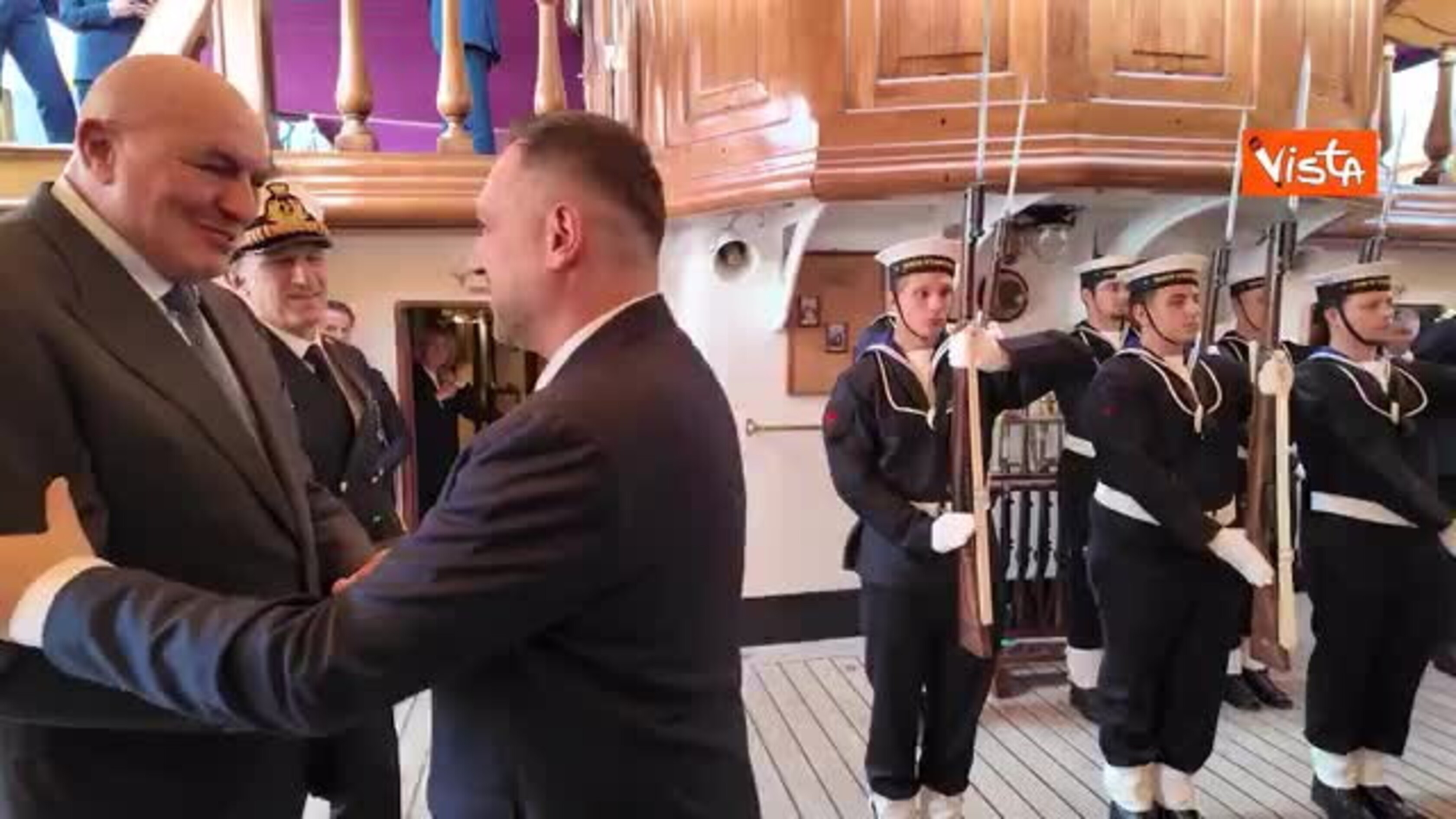 Crosetto presiede riunione ministeriale Adrion a Venezia a bordo della Nave Amerigo Vespucci