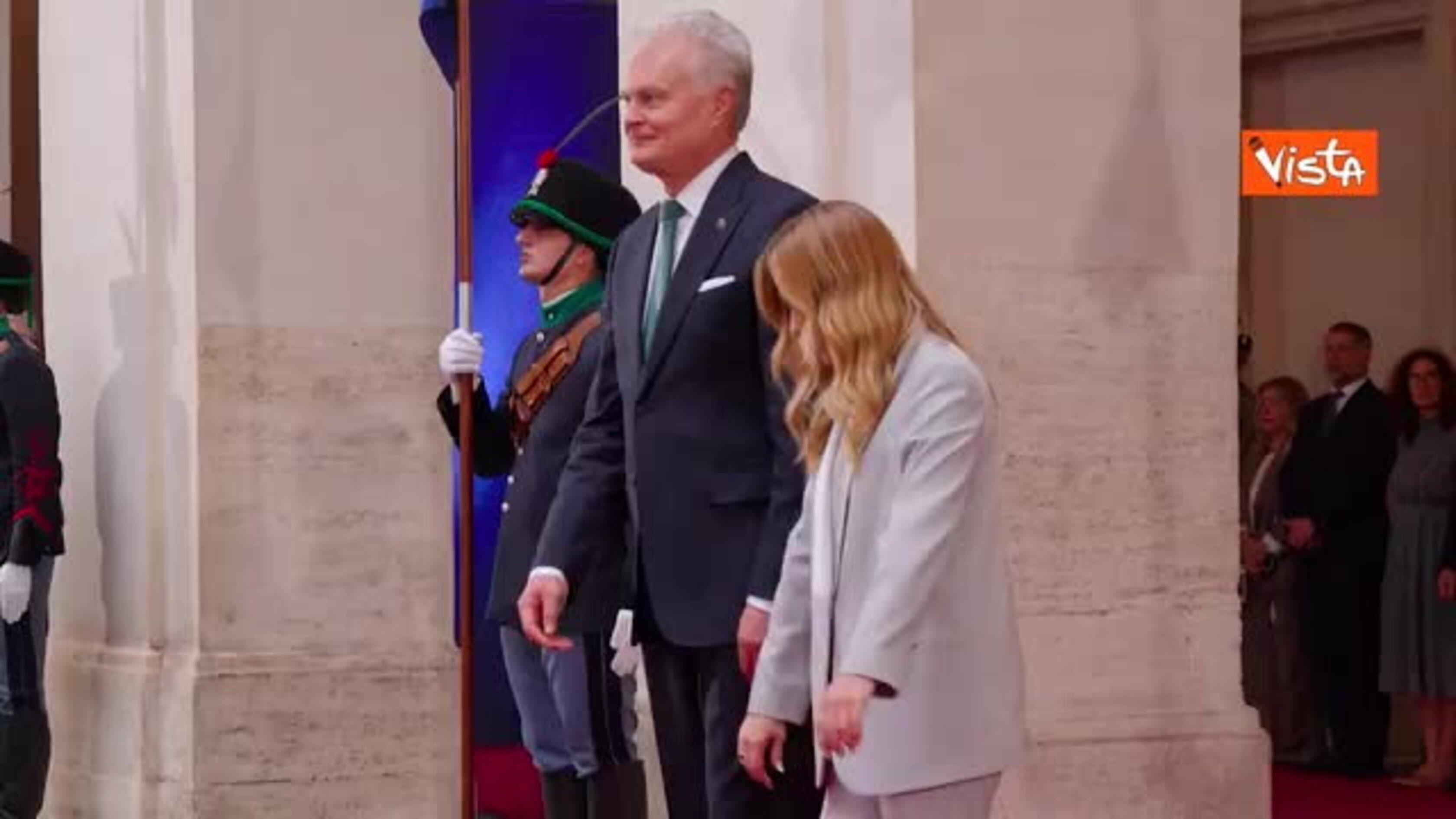 Meloni scherza con Presidente lituano Nauseda: Sembri ancora più alto dell'ultima volta