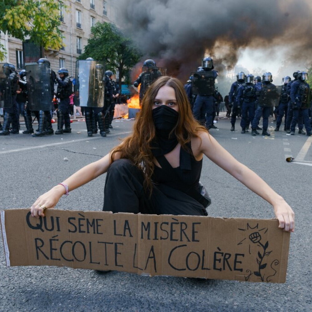 Anteprima: Sale la tensione in Francia, studenti protestano nelle piazze. Scontri con la polizia. 48…