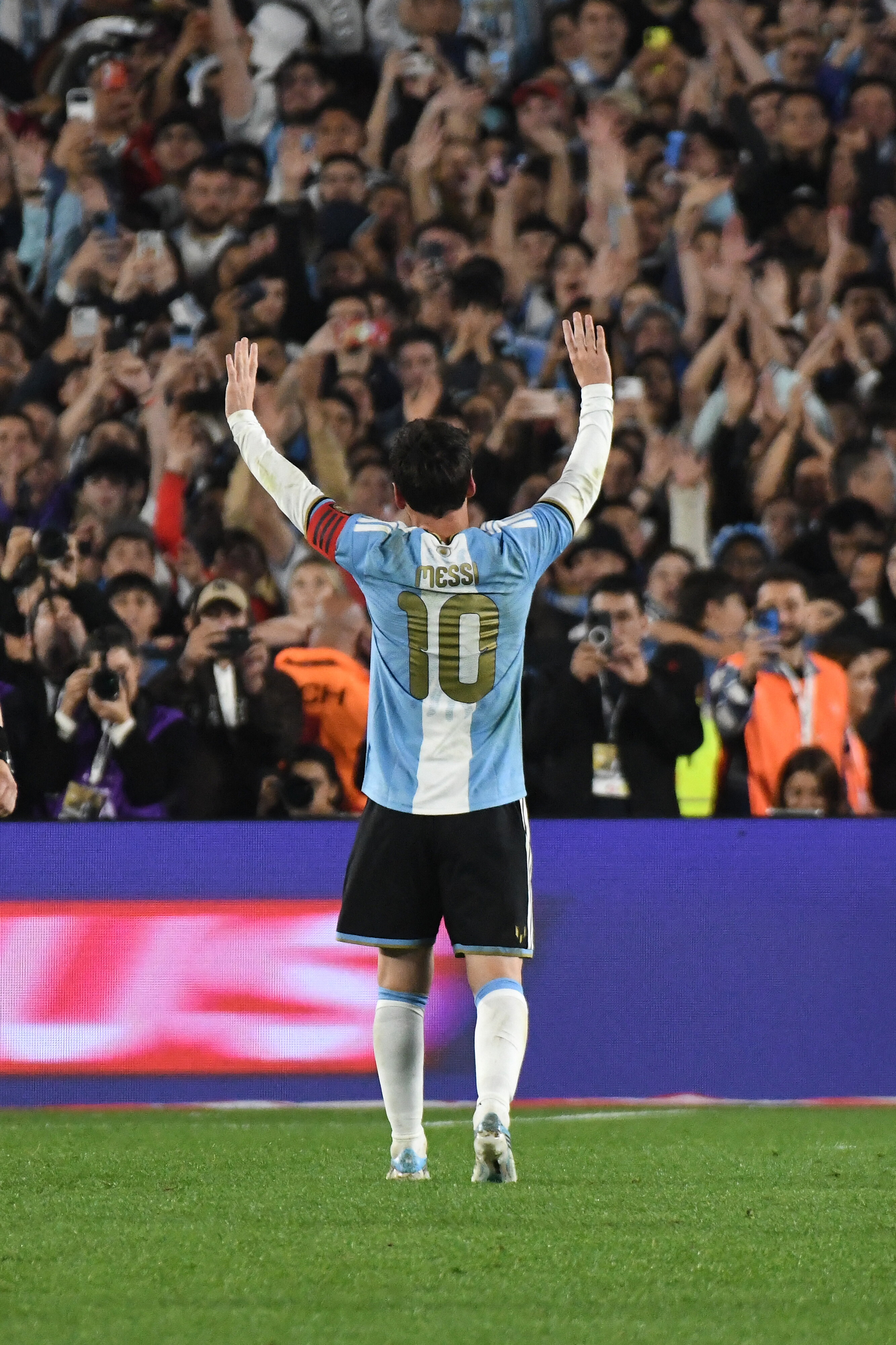 Messi dice addio all'Argentina: il gol al Monumental, i motivi e le lacrime
