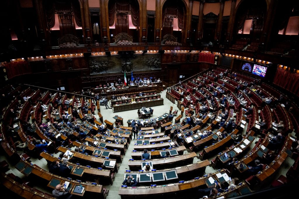 Legge elettorale, il governo incassa anche la terza fiducia alla Camera. Domani il voto finale