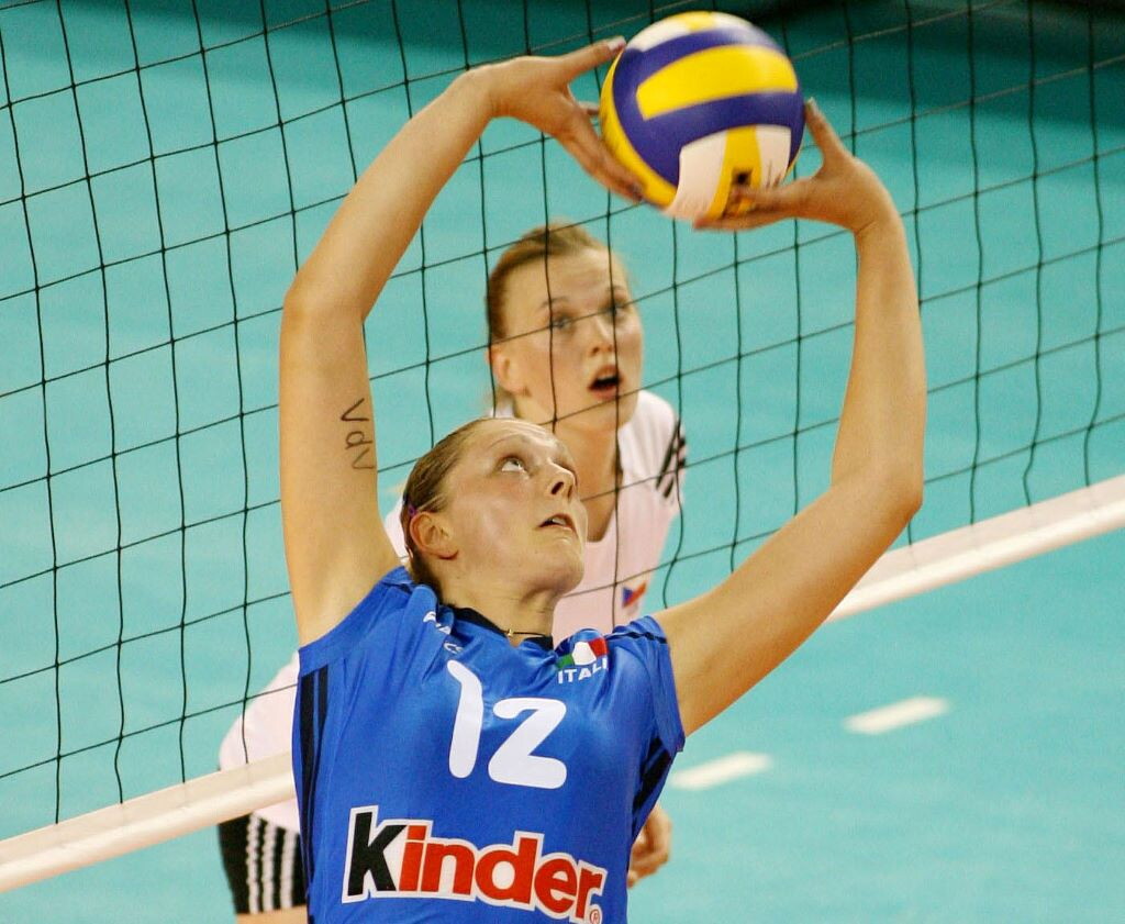 Il mondo del volley in lutto: morta a 35 anni Stefania Corna, ex azzurra e regista di Serie A