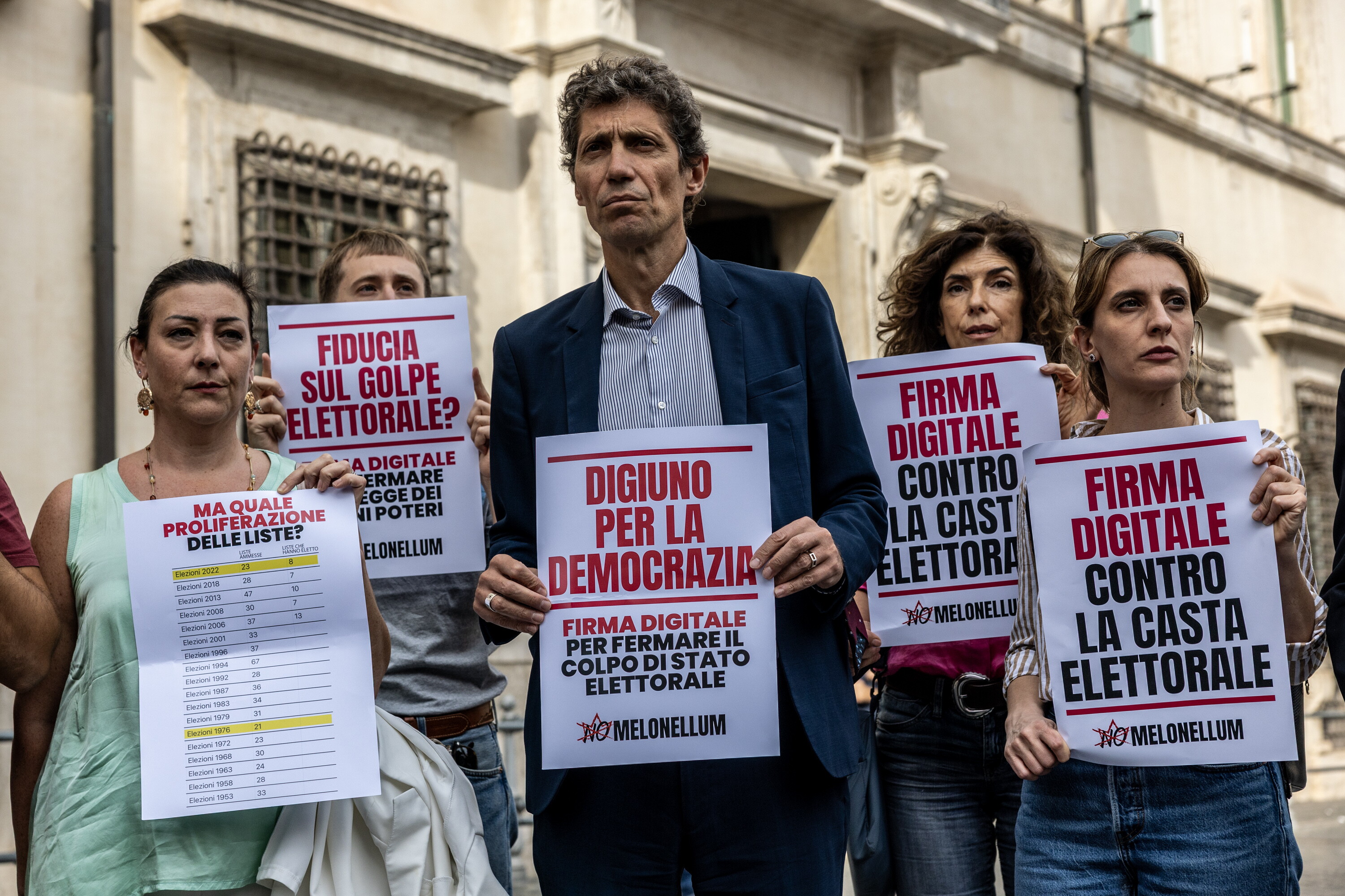 Magi sospende il digiuno: "Confido in Mattarella"