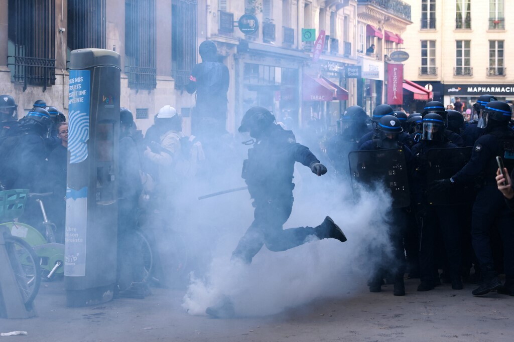 Nuovo giorno di proteste in Francia, oltre 70mila poliziotti schierati
