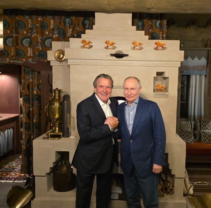 Putin festeggia il compleanno con Schröder