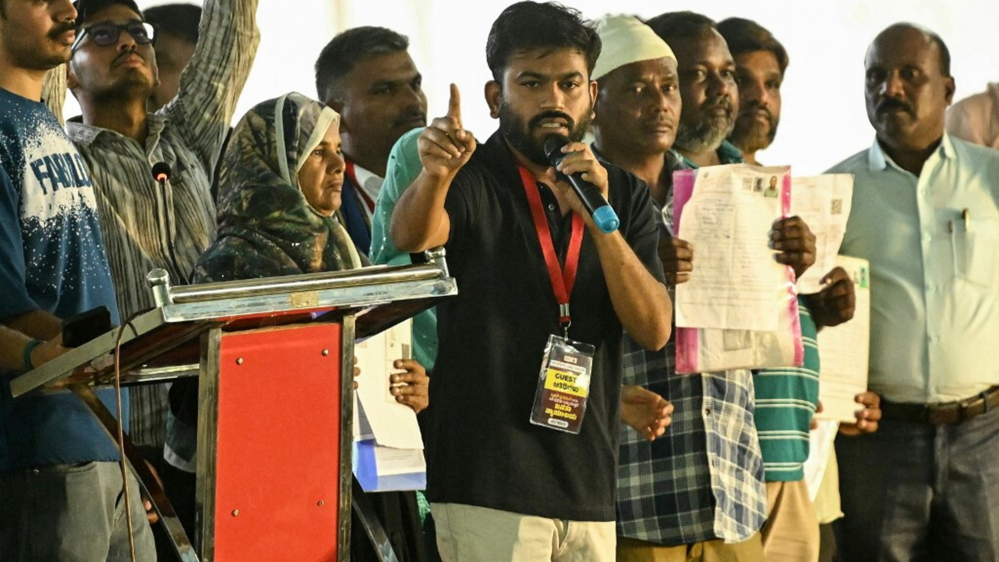 India, arrestato il leader del Partito degli scarafaggi: migliaia di fermi a Delhi