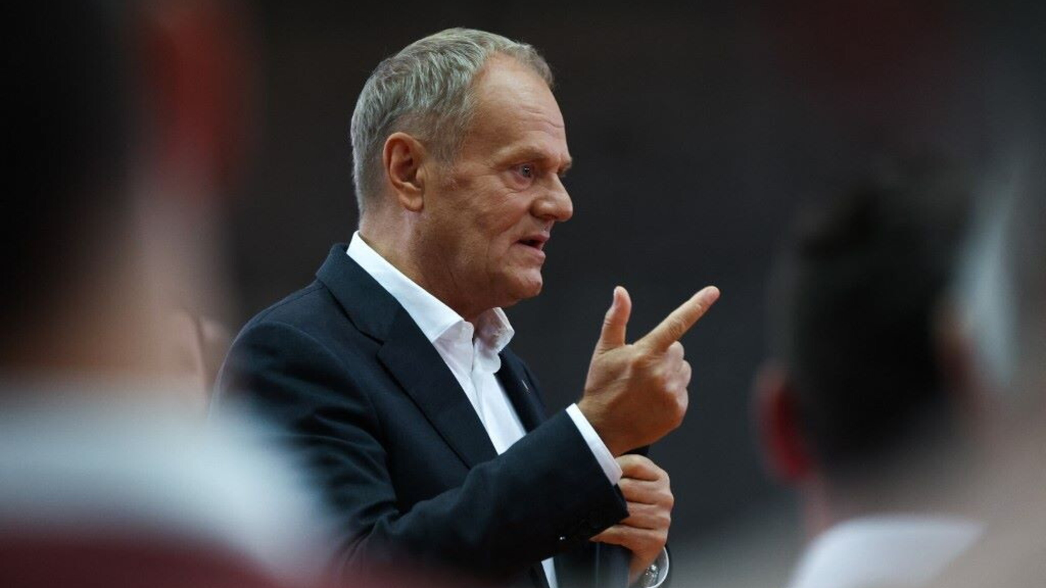 Allerta in Polonia: "C'è un piano per uccidere il premier Tusk", riunione di emergenza. "M...