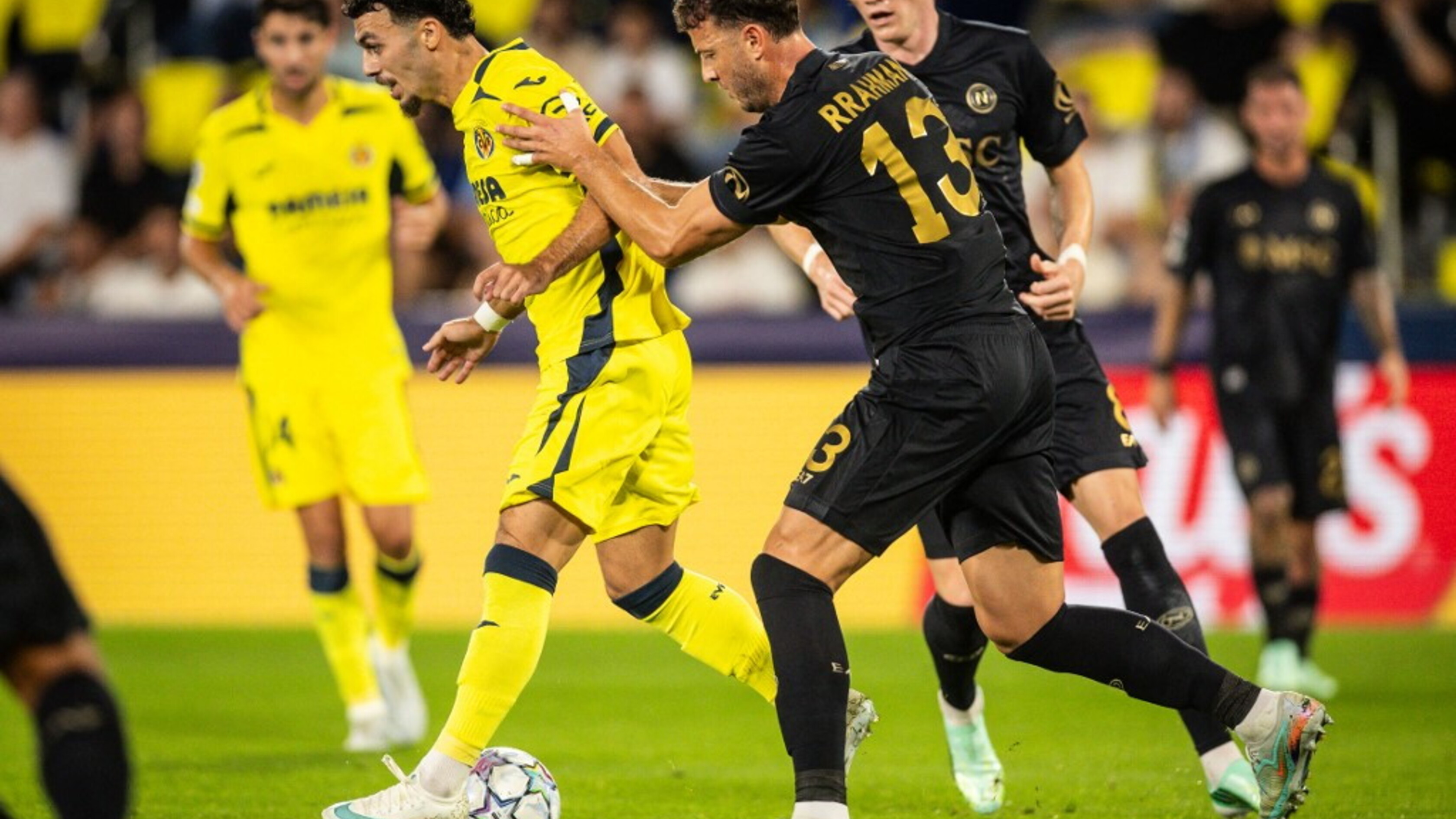 Champions, notte nera per le italiane: Napoli ko 3-1, Inter sconfitta 4-3