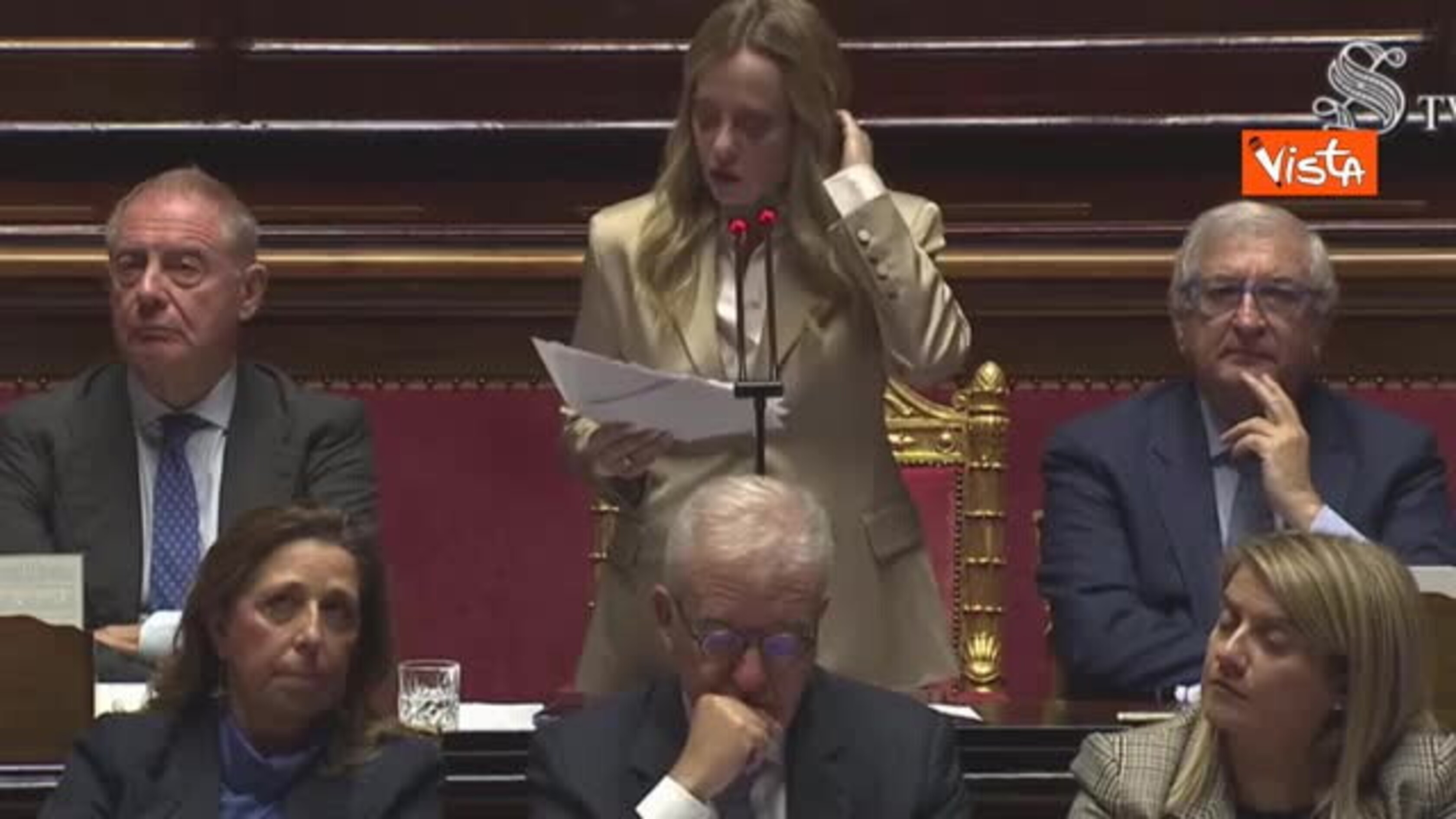 Meloni: no a nuove tasse per il bilancio Ue. Manovra, tensione sull'Irpef
