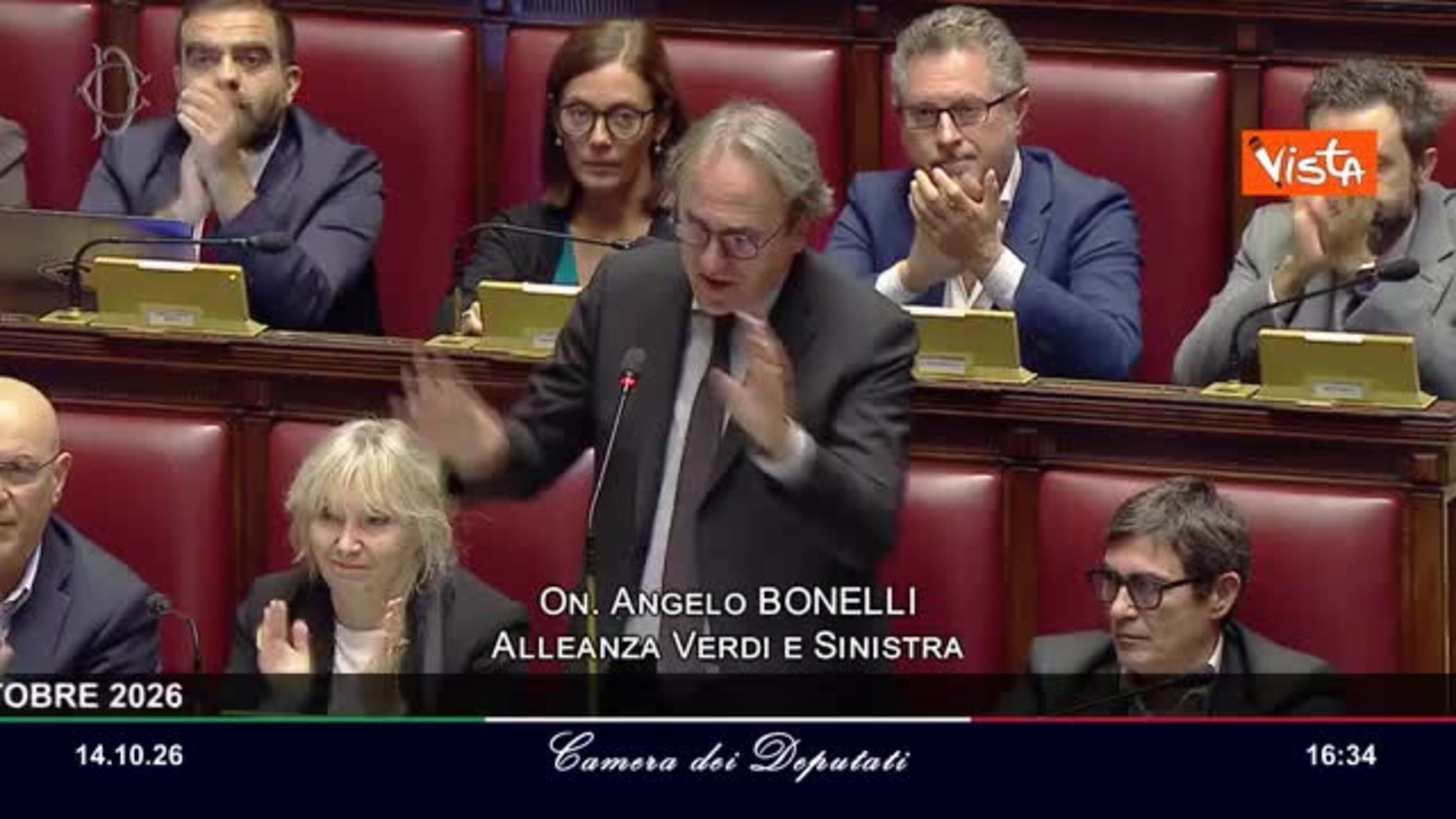 Bonelli a Meloni: "Ride per me? Ah no, la assolvo". Siparietto in Aula alla Camera