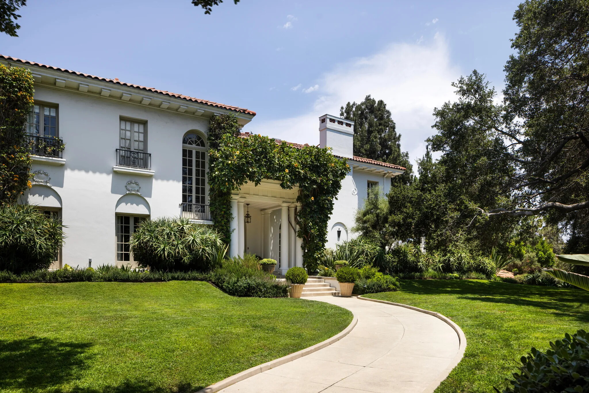Dentro la casa di Angelina Jolie a Los Angeles, in vendita per 29 milioni