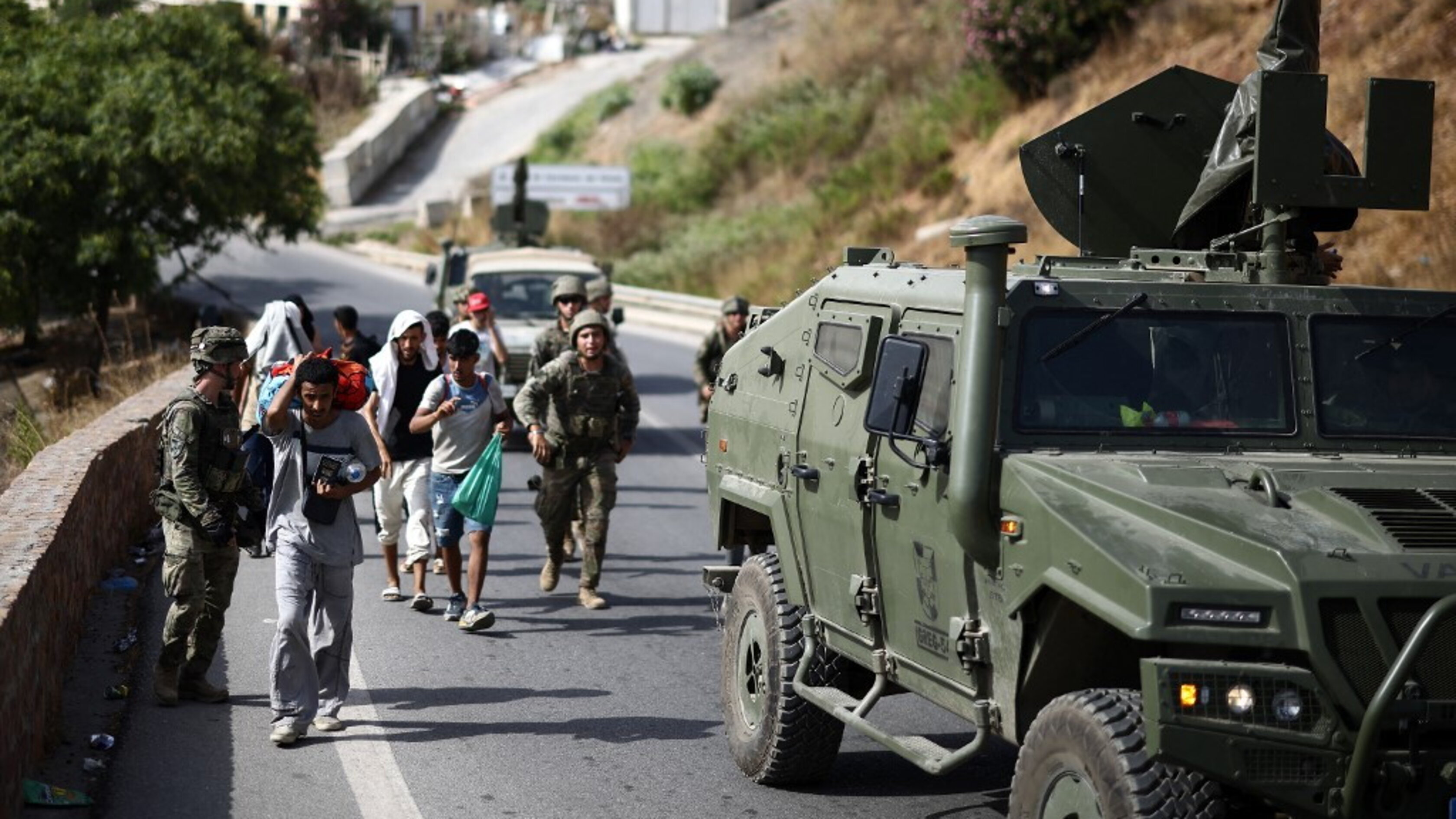 "Picchiare senza guanti è più divertente": gli audio choc dei militari a Ceuta