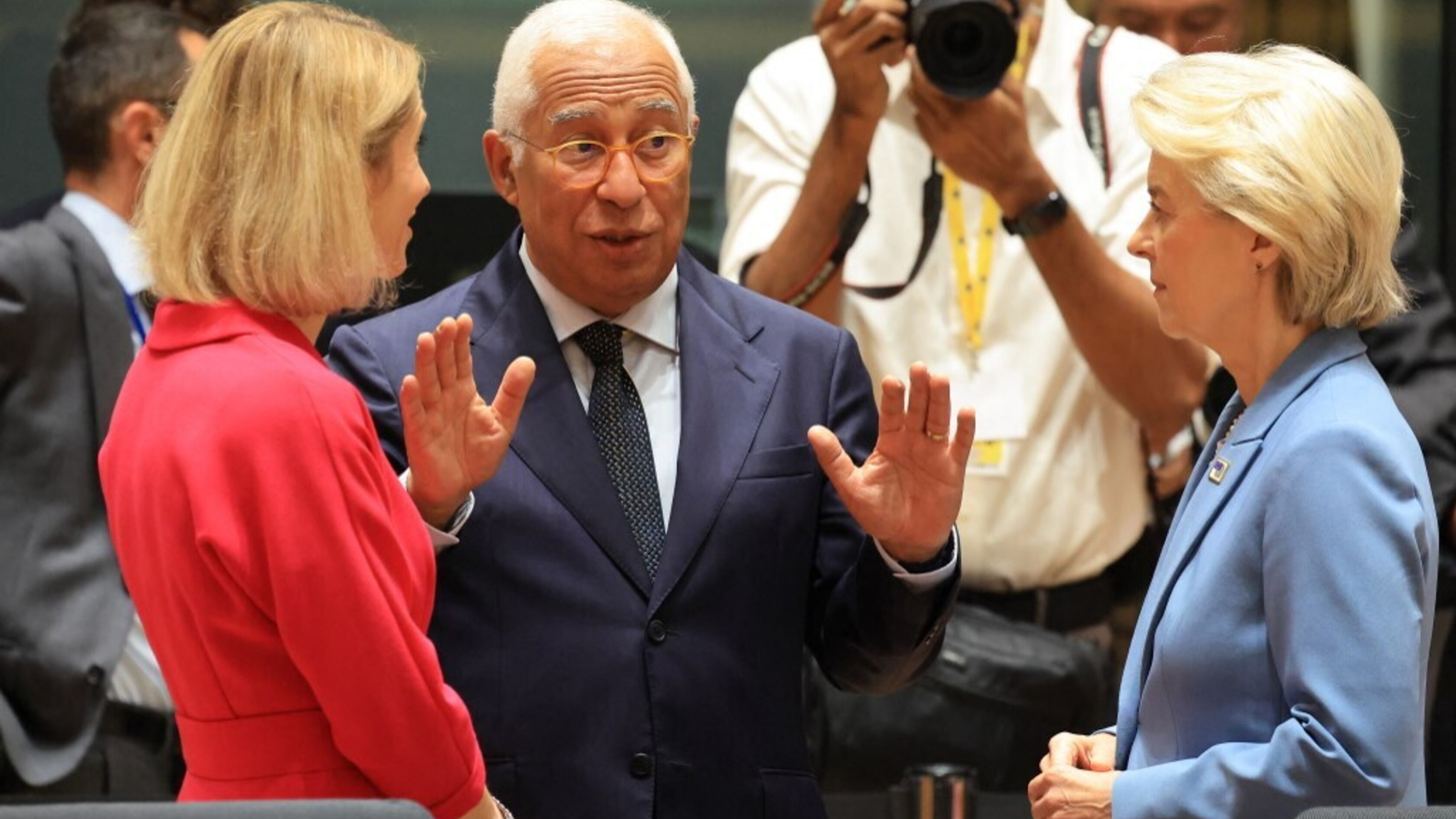 Consiglio europeo, scontro su energia e bilancio: Meloni chiede flessibilità