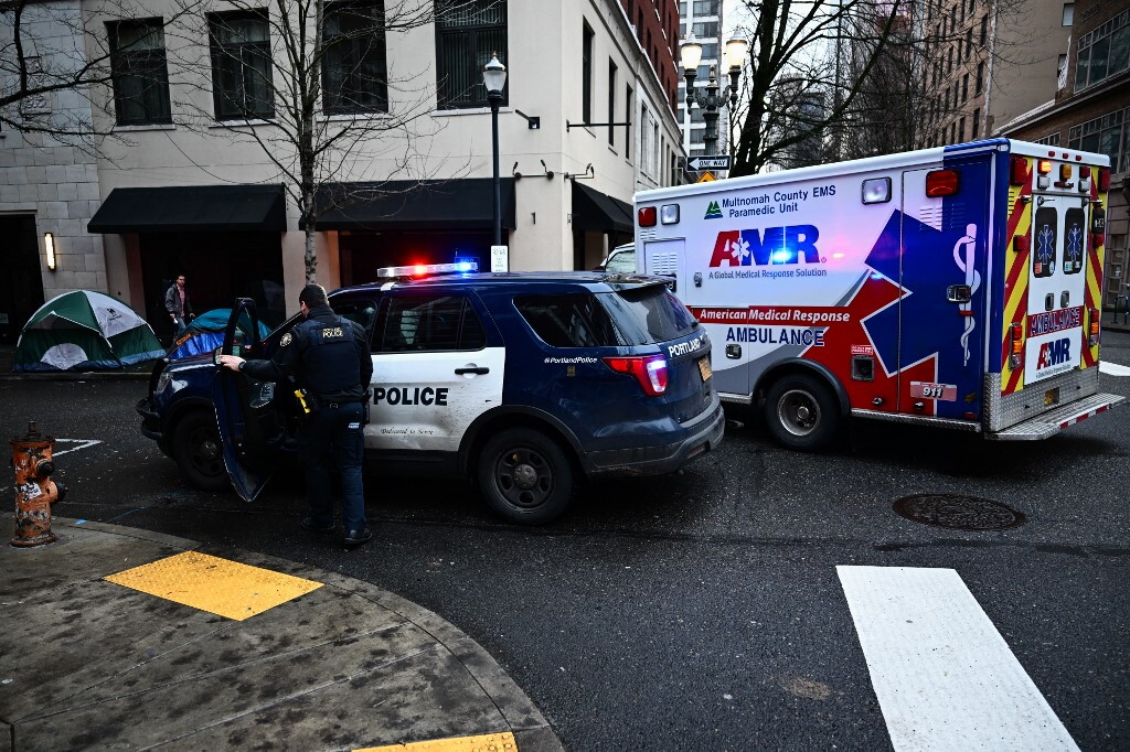 Oregon, sparatoria in una scuola elementare a Bend: diversi feriti, killer ucciso dal padr...