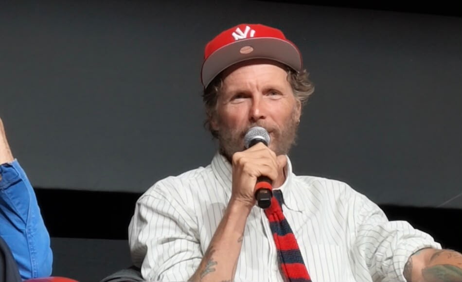 Jovanotti in lacrime per il film sulla sua vita: "Visti i filmati di mio padre, che botta"