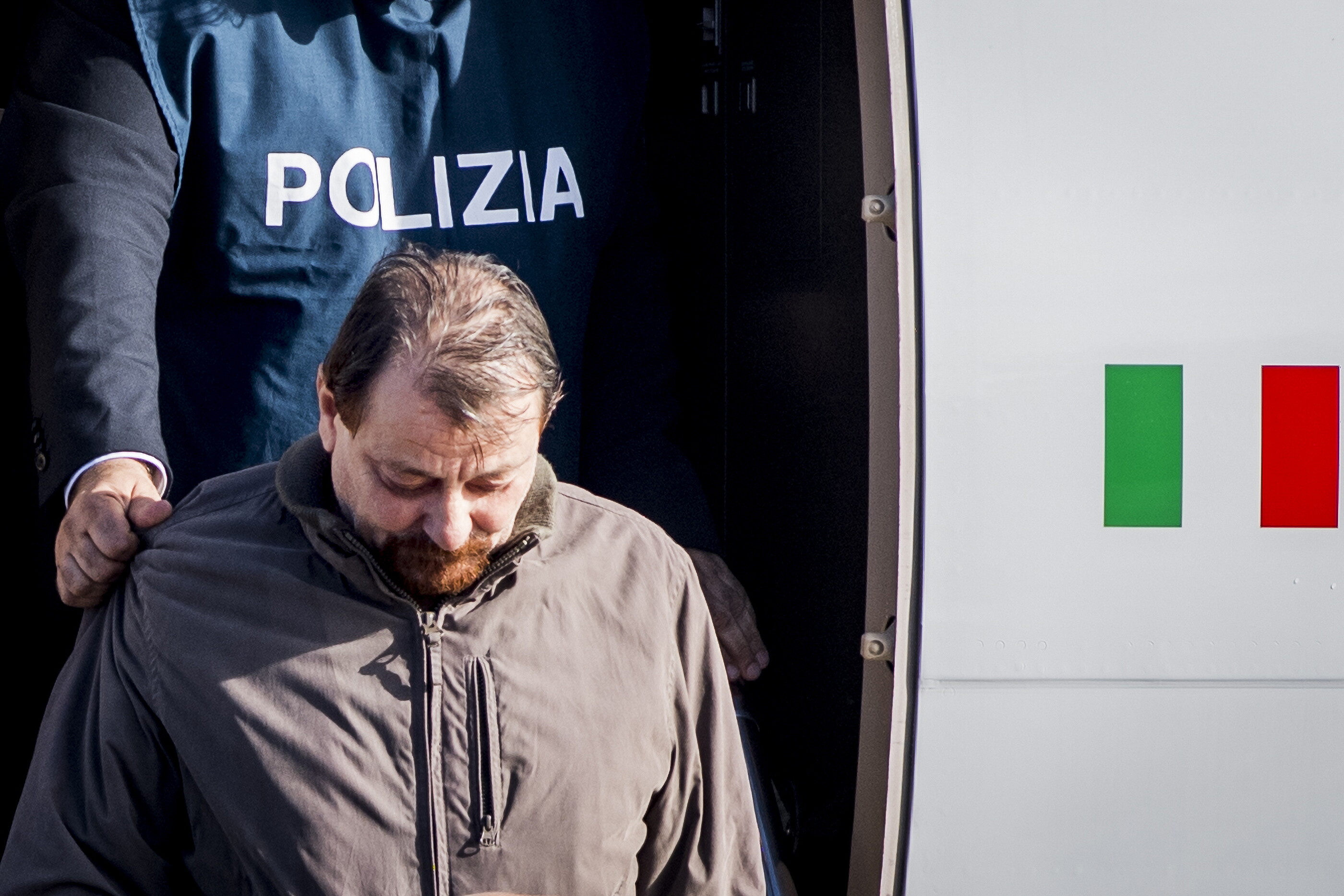 Cesare Battisti denuncia il sovraffollamento nel carcere di Massa: "Situazione al collasso"