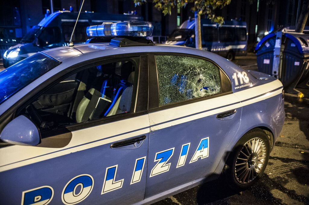 Violenza sessuale su un 13enne nel bagno di un bar a Padova, arrestato un 40enne